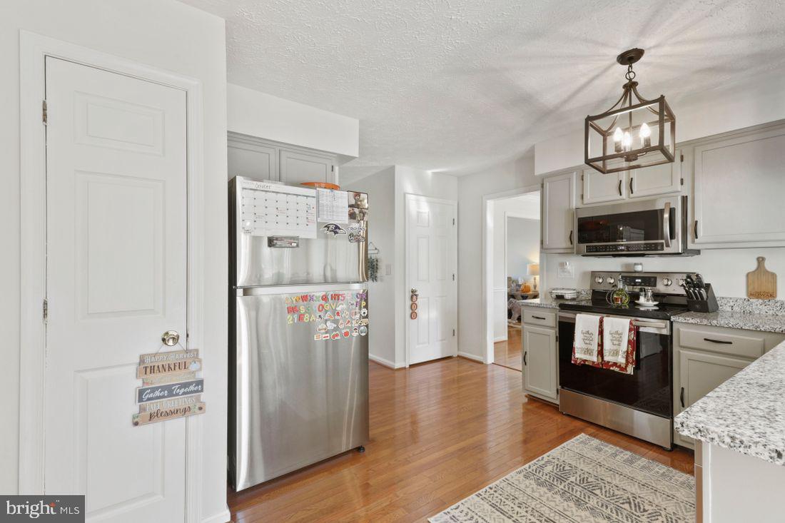 CONSTANT FRIENDSHIP - Residential