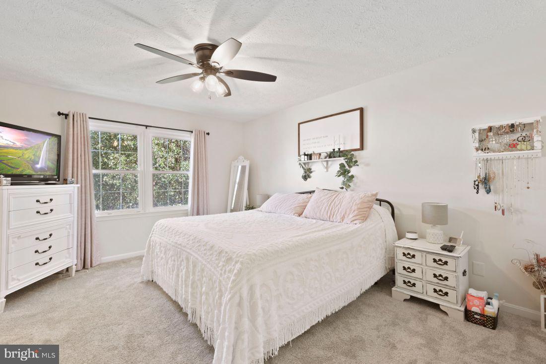 CONSTANT FRIENDSHIP - Residential