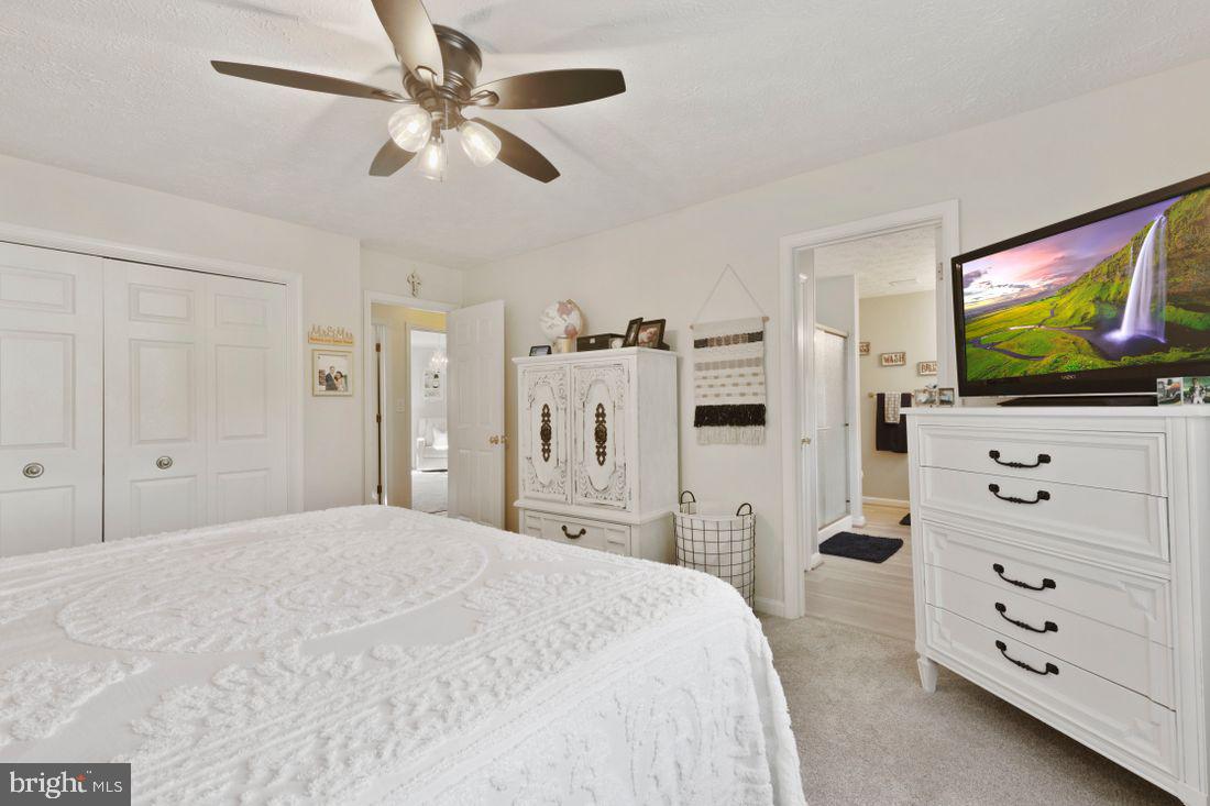 CONSTANT FRIENDSHIP - Residential