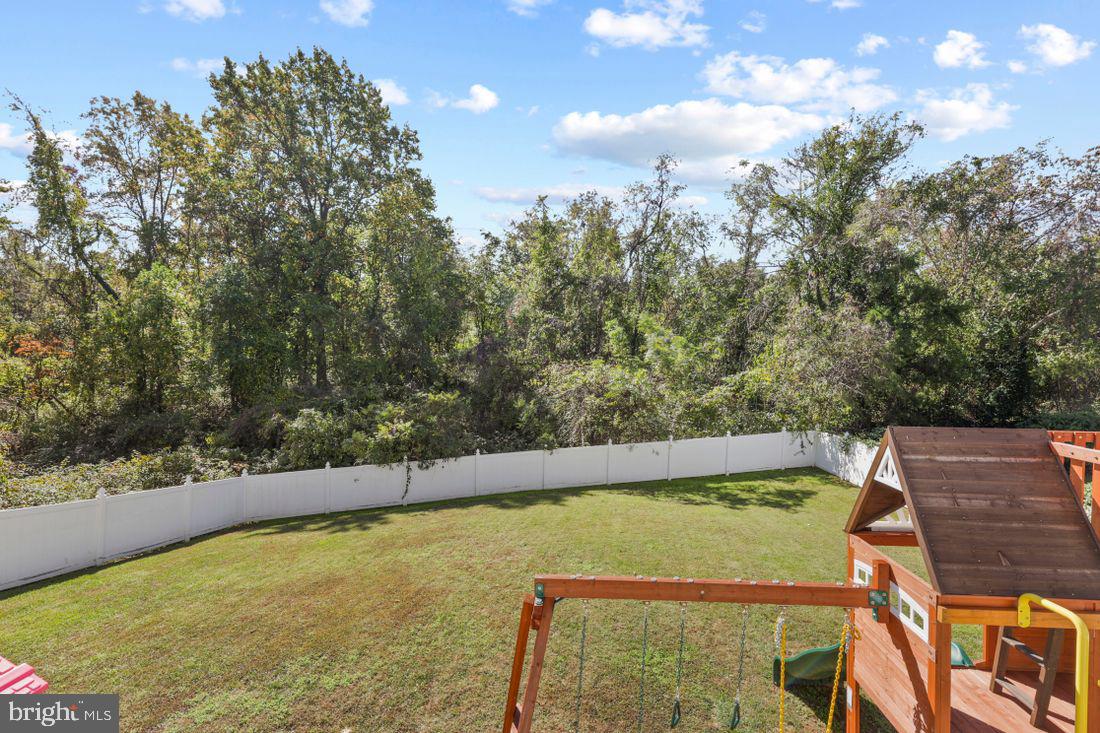 CONSTANT FRIENDSHIP - Residential