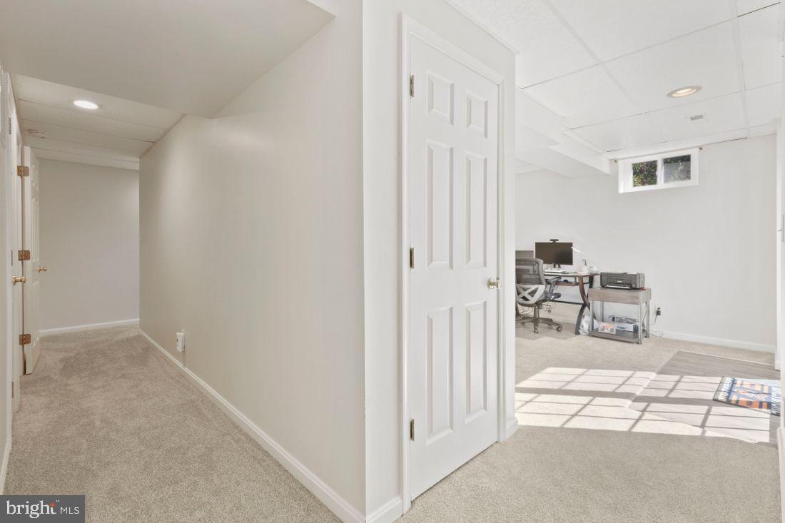 CONSTANT FRIENDSHIP - Residential