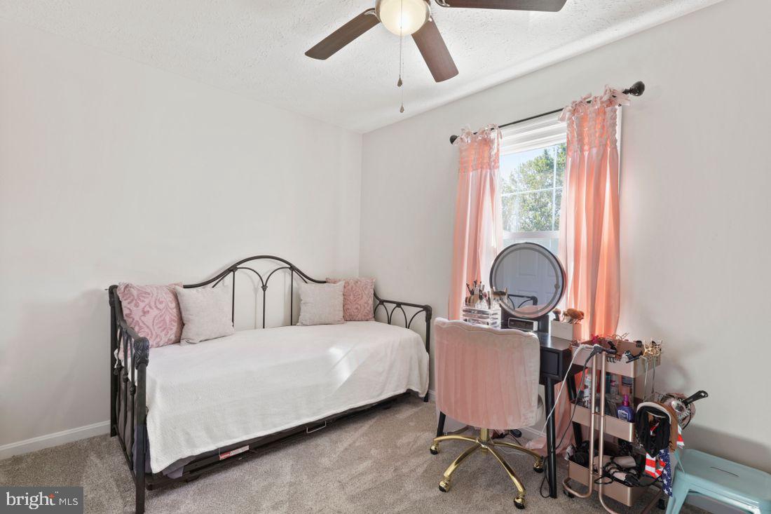 CONSTANT FRIENDSHIP - Residential