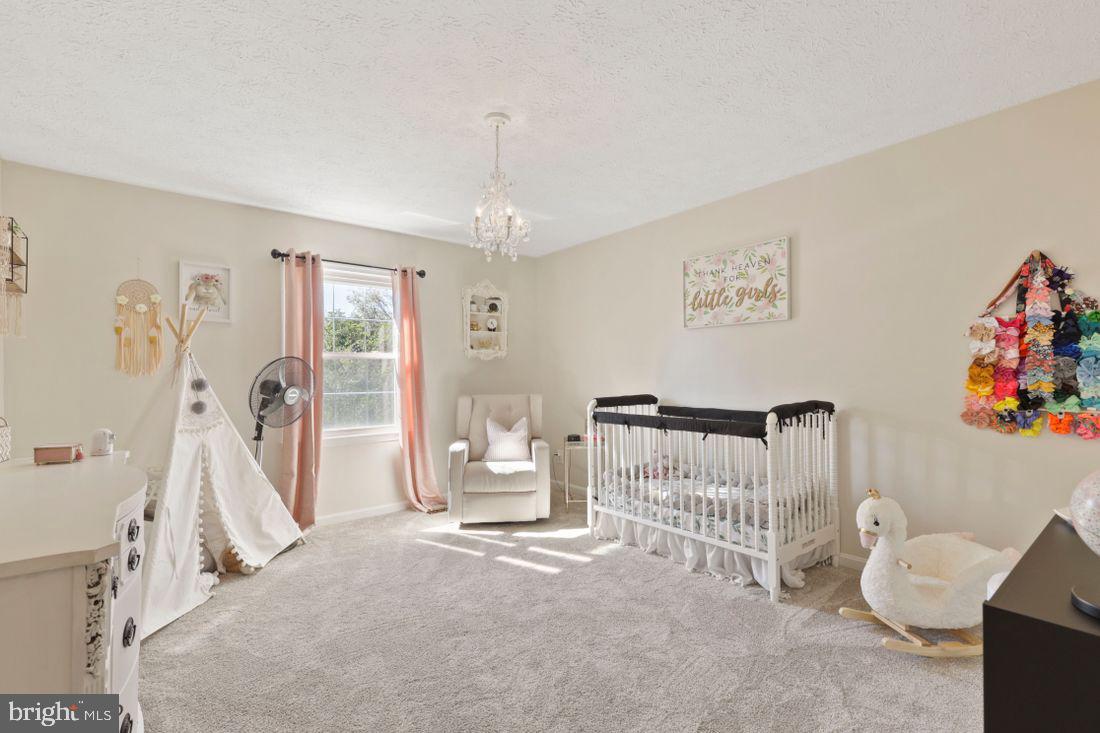 CONSTANT FRIENDSHIP - Residential