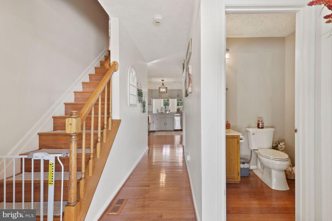 CONSTANT FRIENDSHIP - Residential