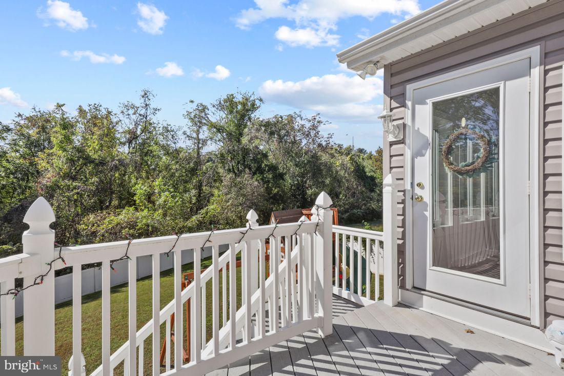 CONSTANT FRIENDSHIP - Residential