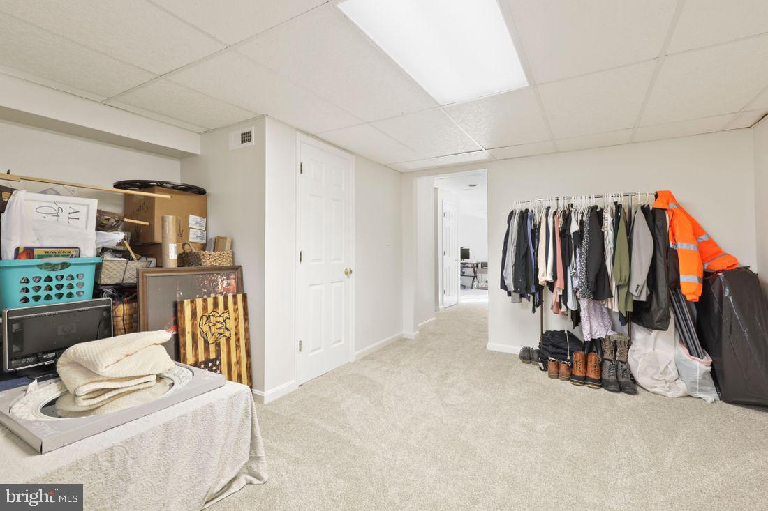 CONSTANT FRIENDSHIP - Residential