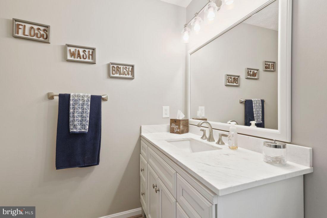 CONSTANT FRIENDSHIP - Residential