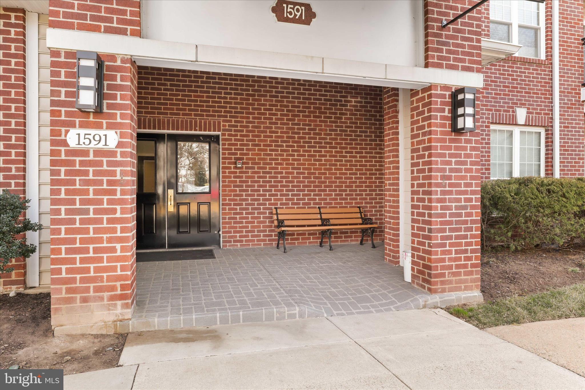 GATES OF MCLEAN - Residential