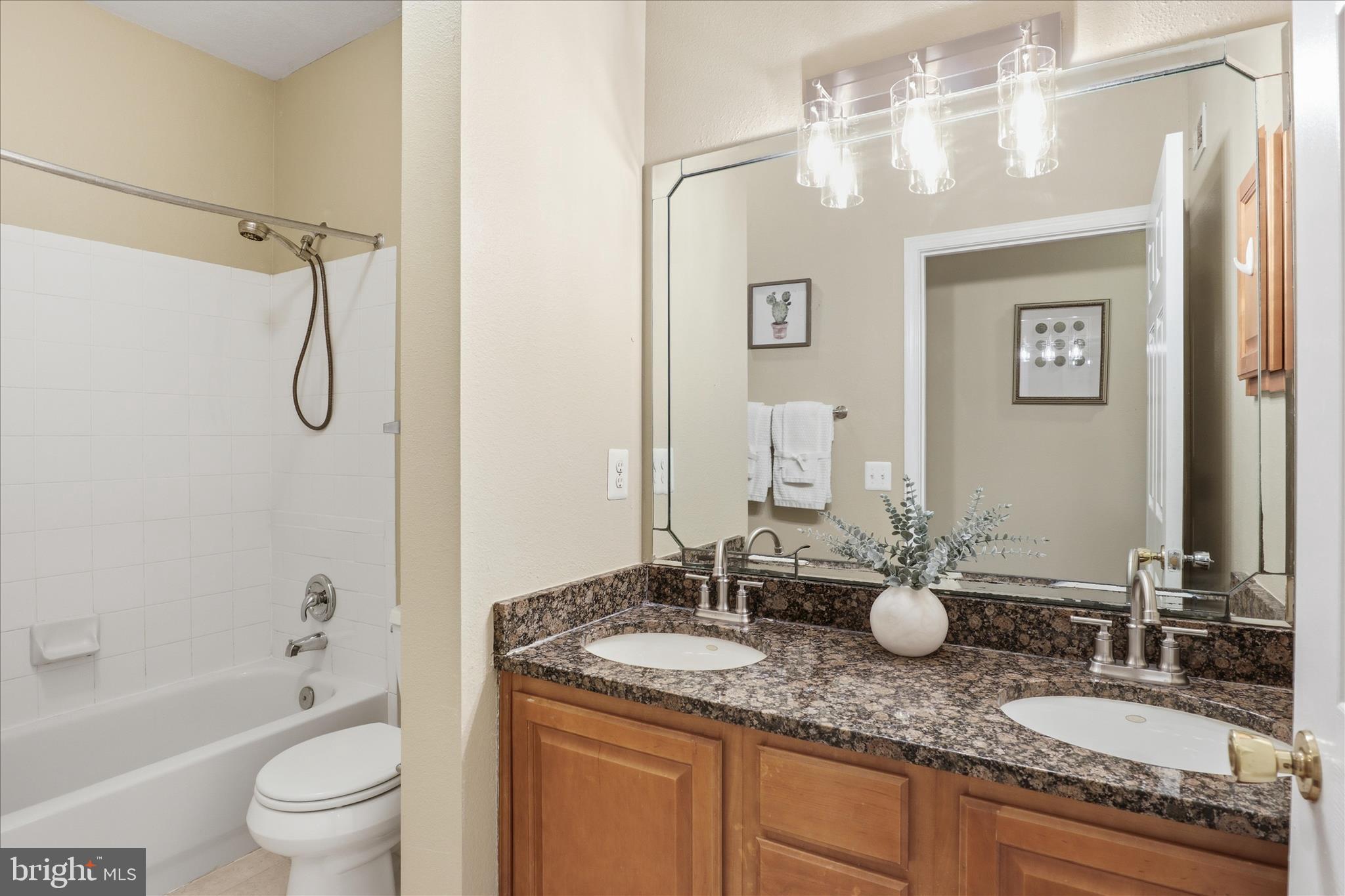 GATES OF MCLEAN - Residential