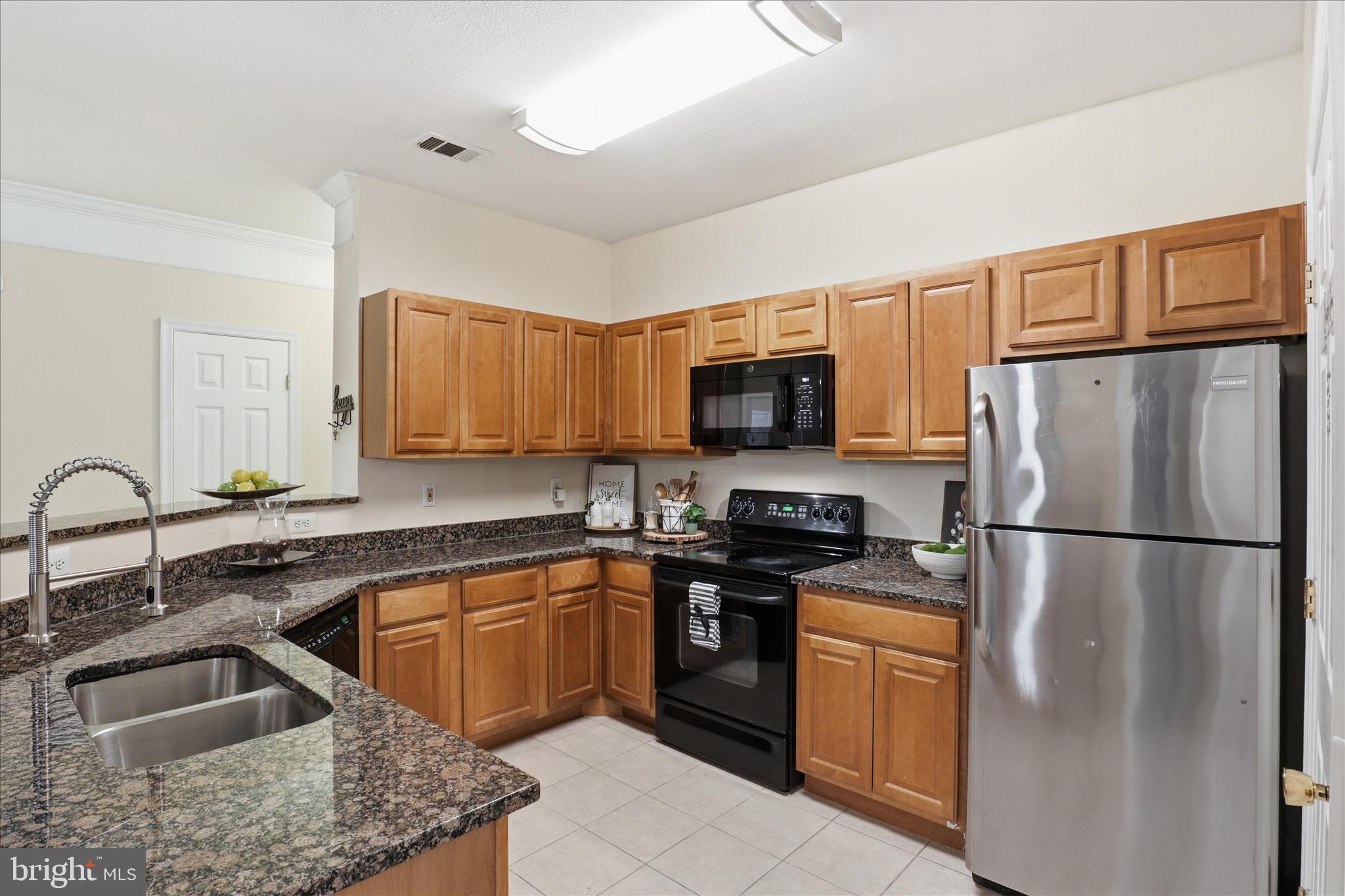 GATES OF MCLEAN - Residential