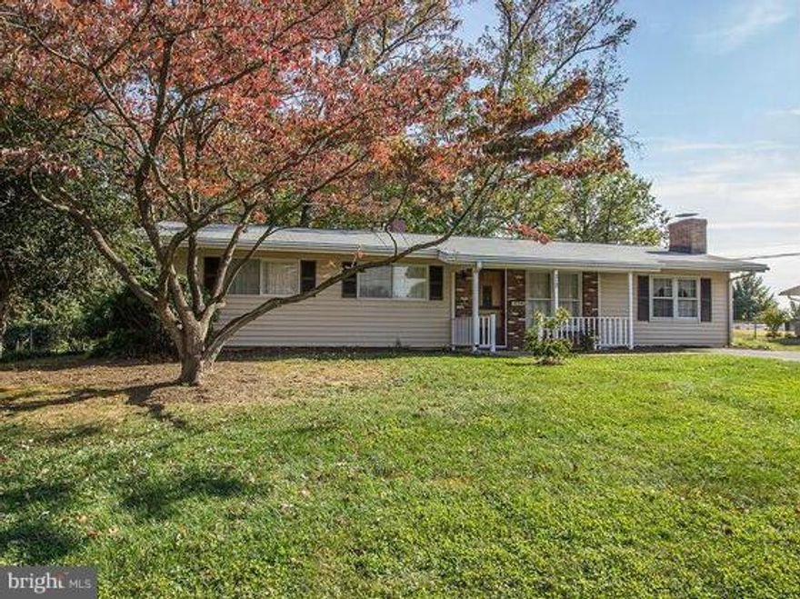 SINGLE FAMILY LIVING AT TOWN HOME PRICE! GREAT STARTER HOME! Easy Living One Level Floor Plan Ideally Located on .37 Ac Lot w/Huge Fenced Back Yard in Popular/Established Prospect Hills Neighborhood Close to Everything! Brick Raised Hearth Fireplace in Family Rm*Kitchen w/Upgraded C'Tops & Maytag Appliances Opens to Dining Rm*B-I Shelving*Patio*DB Wide Driveway*Storage Sheds*Roof New-2016*NO HOA!