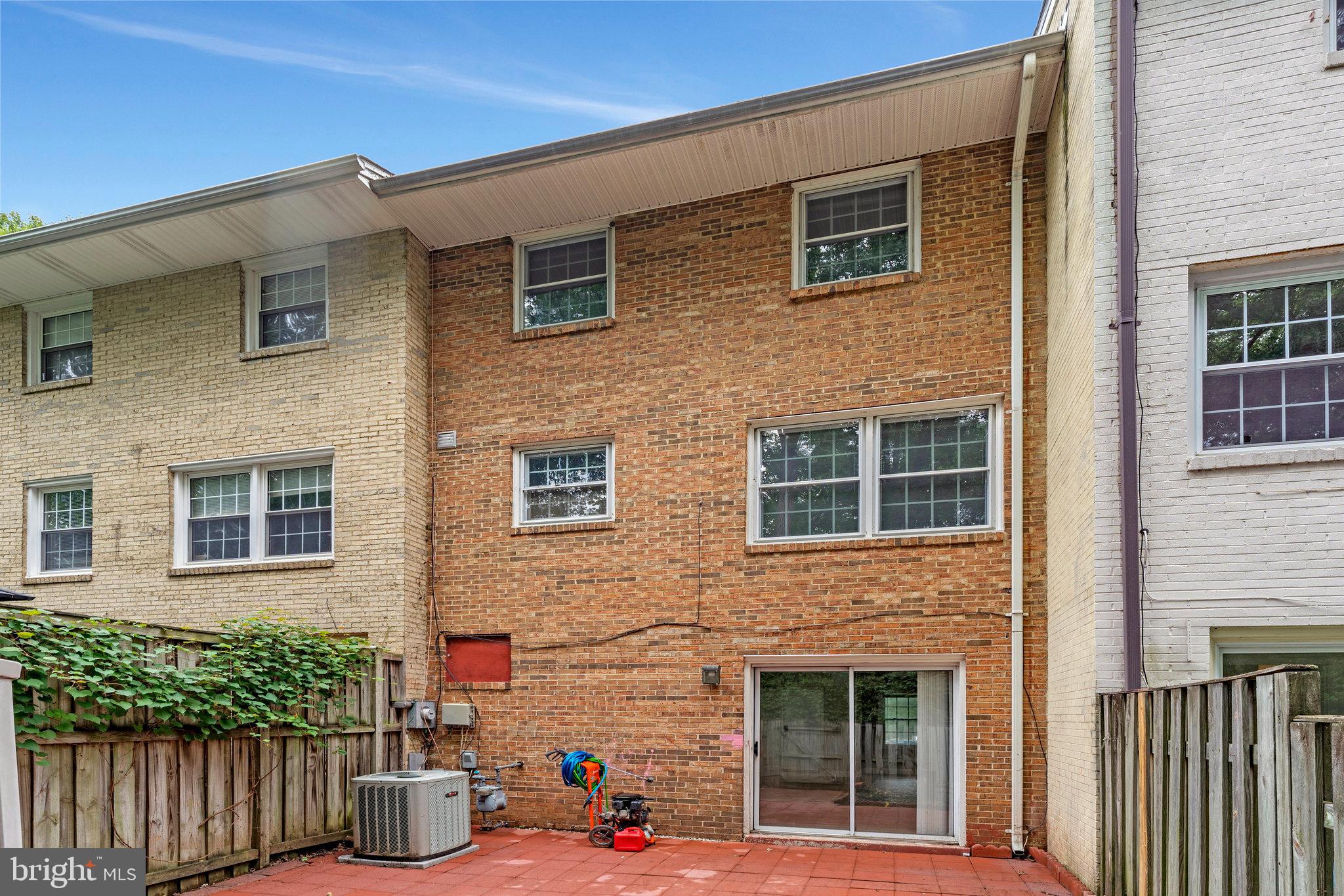 LIFESTYLE AT SULLY STATION - Residential Lease