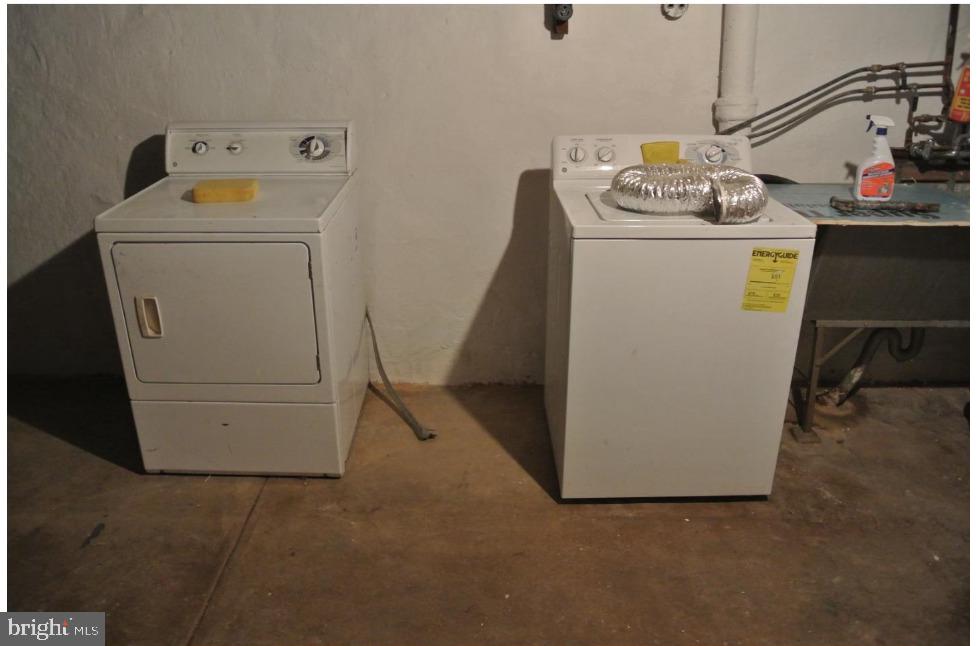 MAYFAIR - Residential Lease