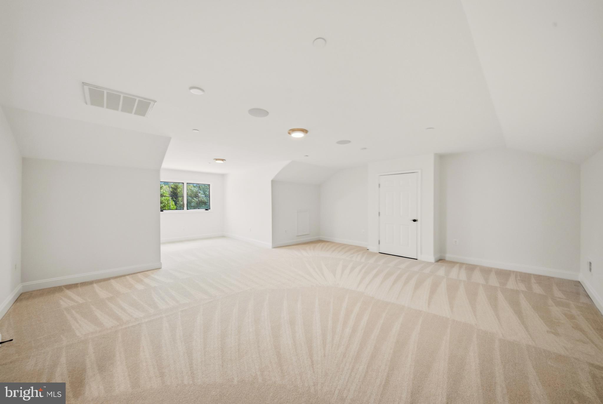 WORTHINGTON GREEN - Residential