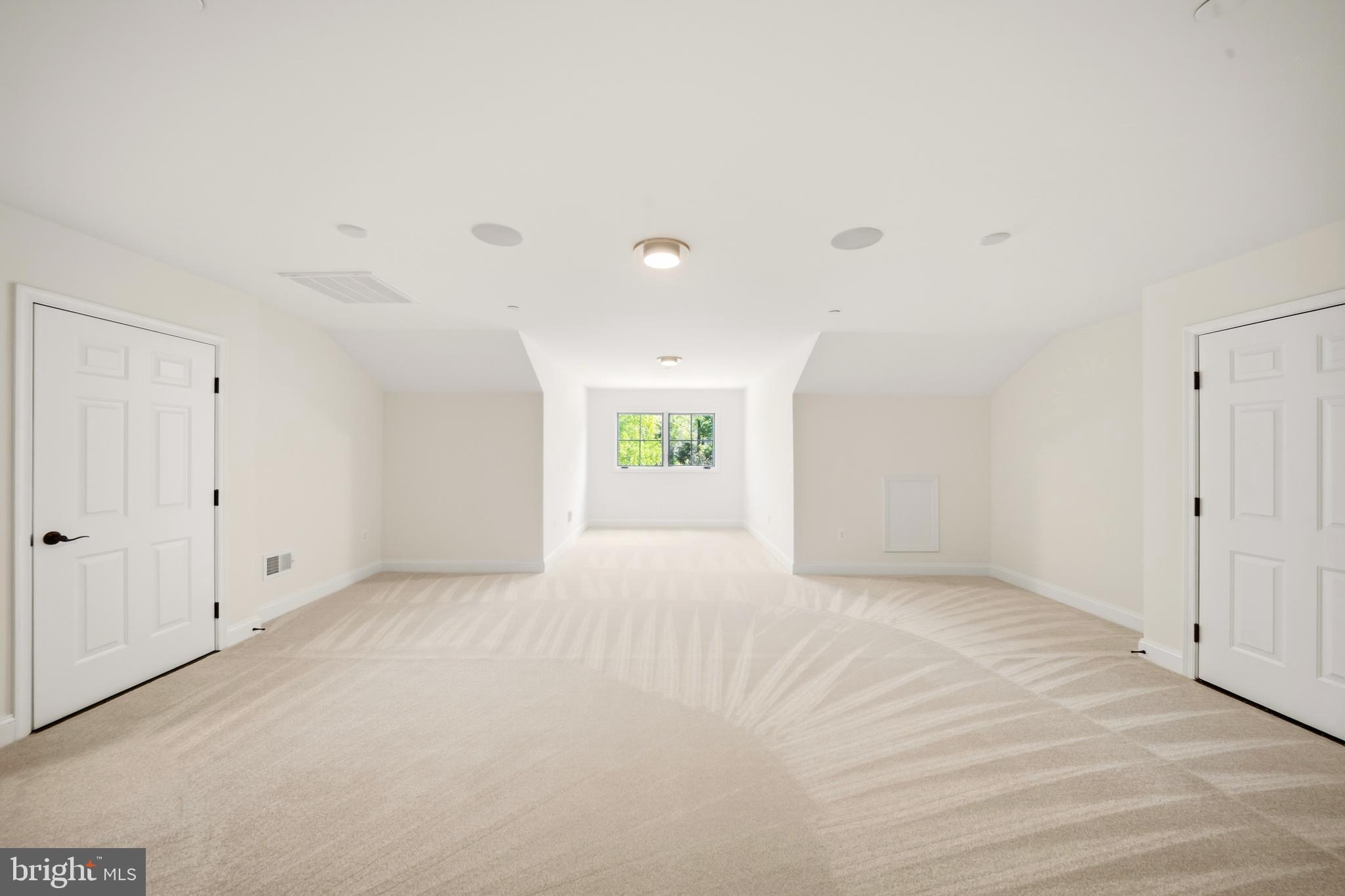 WORTHINGTON GREEN - Residential