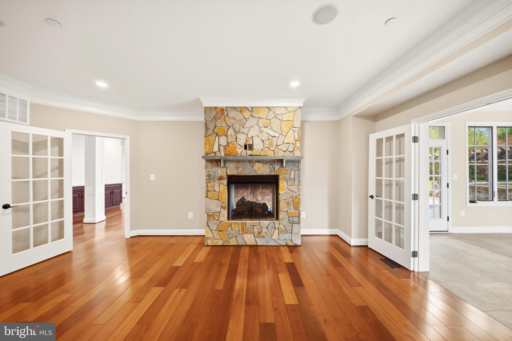 WORTHINGTON GREEN - Residential