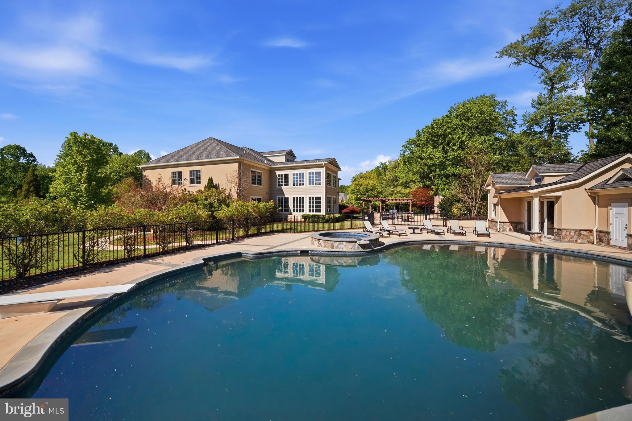 WORTHINGTON GREEN - Residential