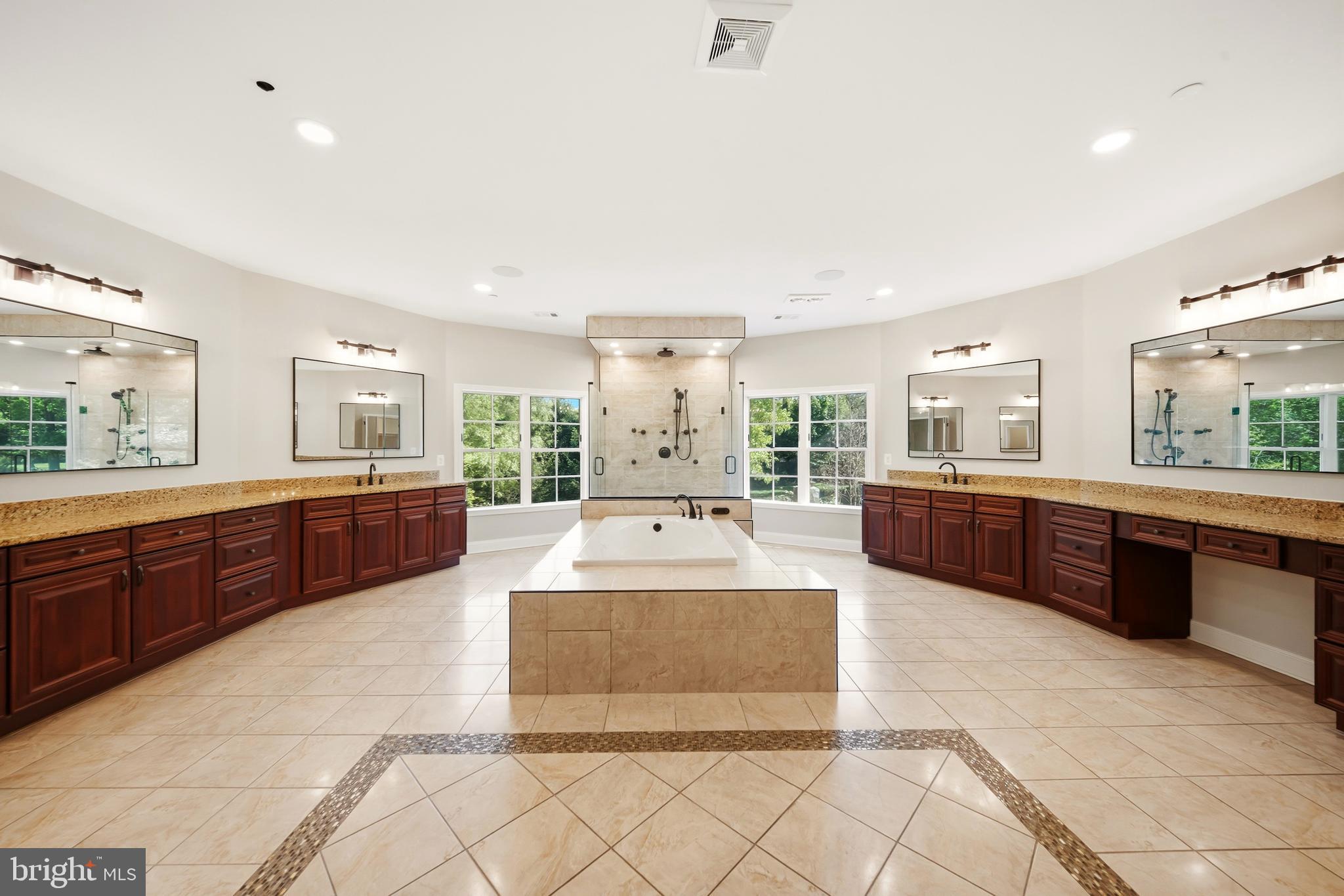 WORTHINGTON GREEN - Residential