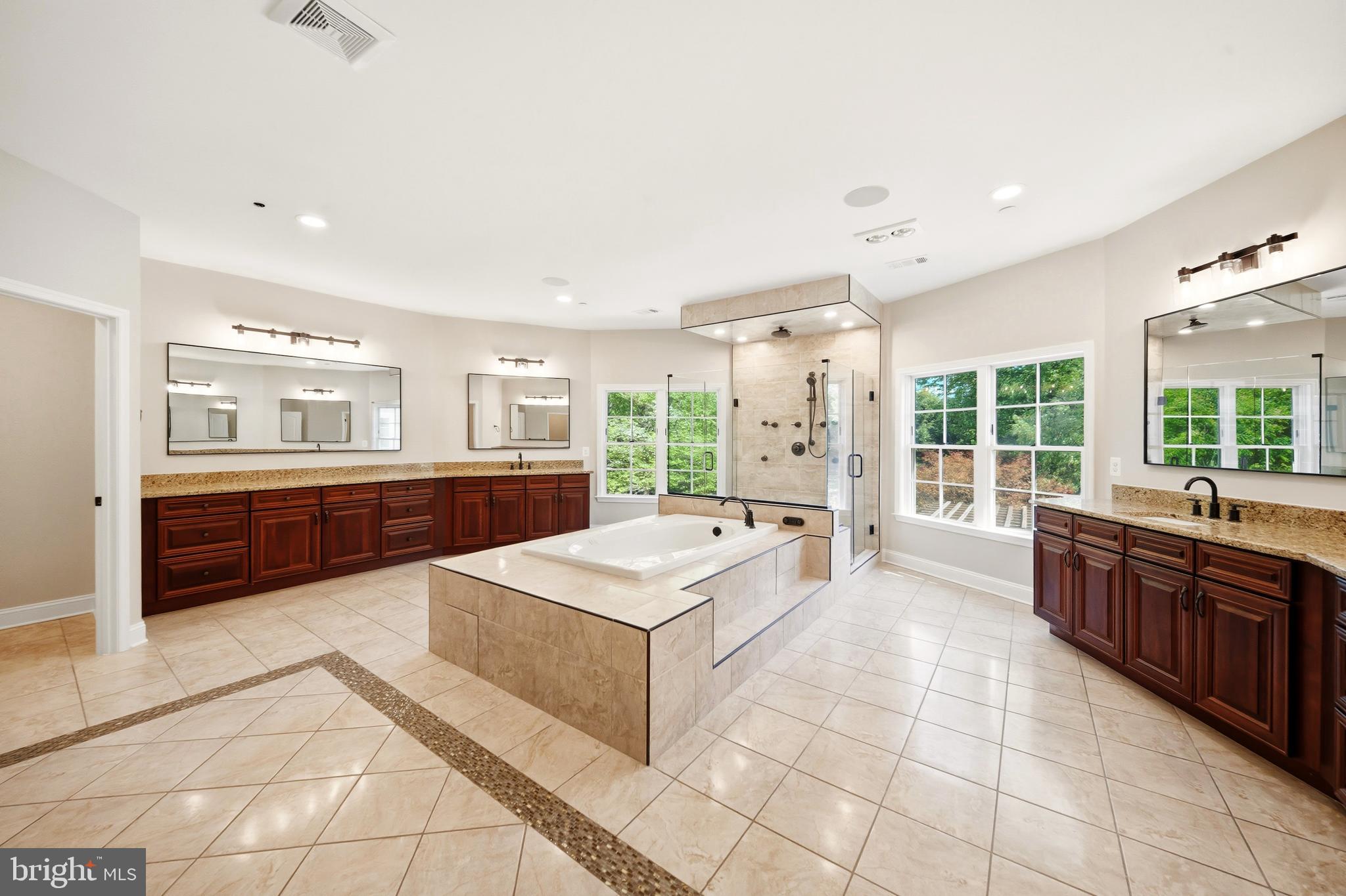 WORTHINGTON GREEN - Residential