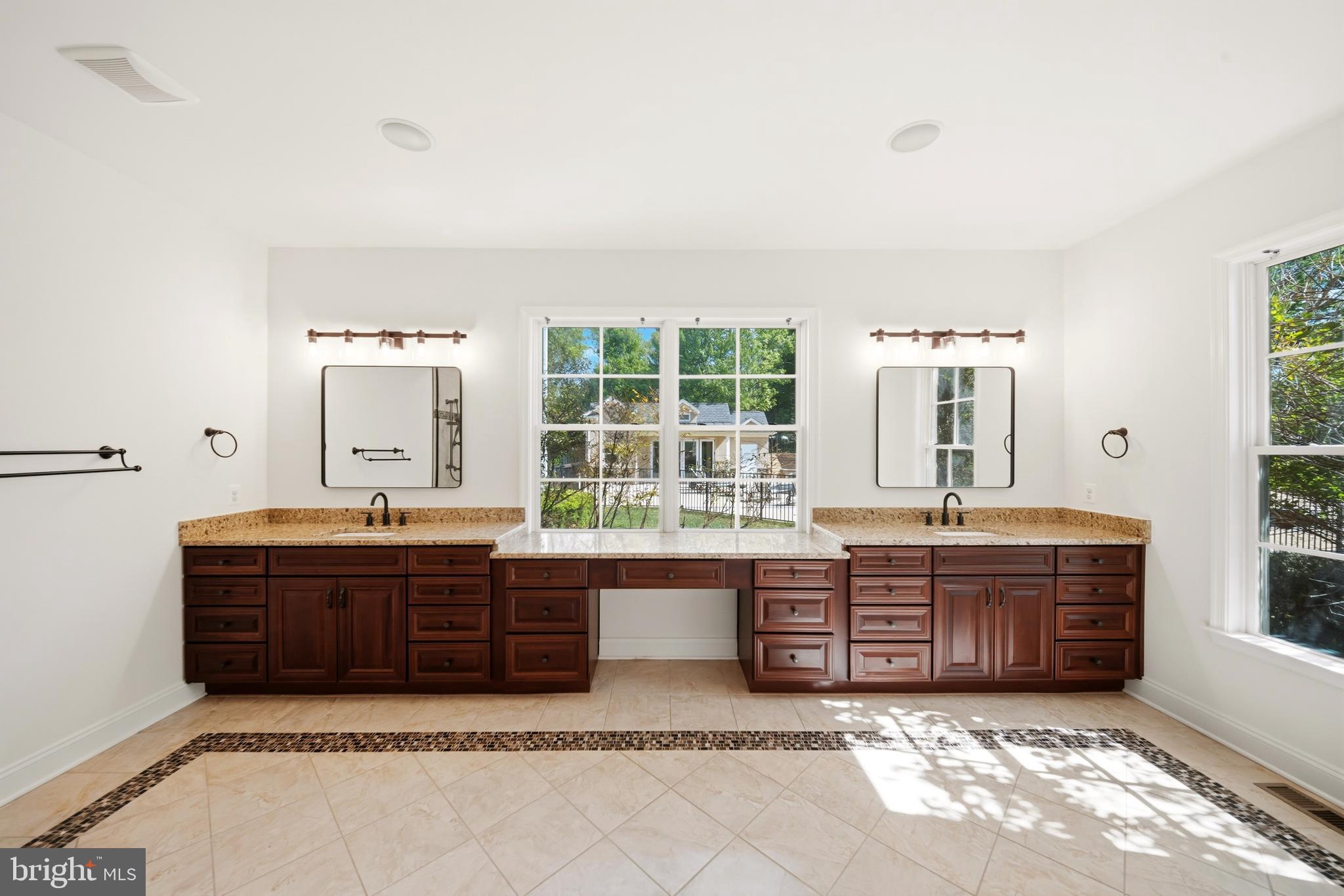 WORTHINGTON GREEN - Residential