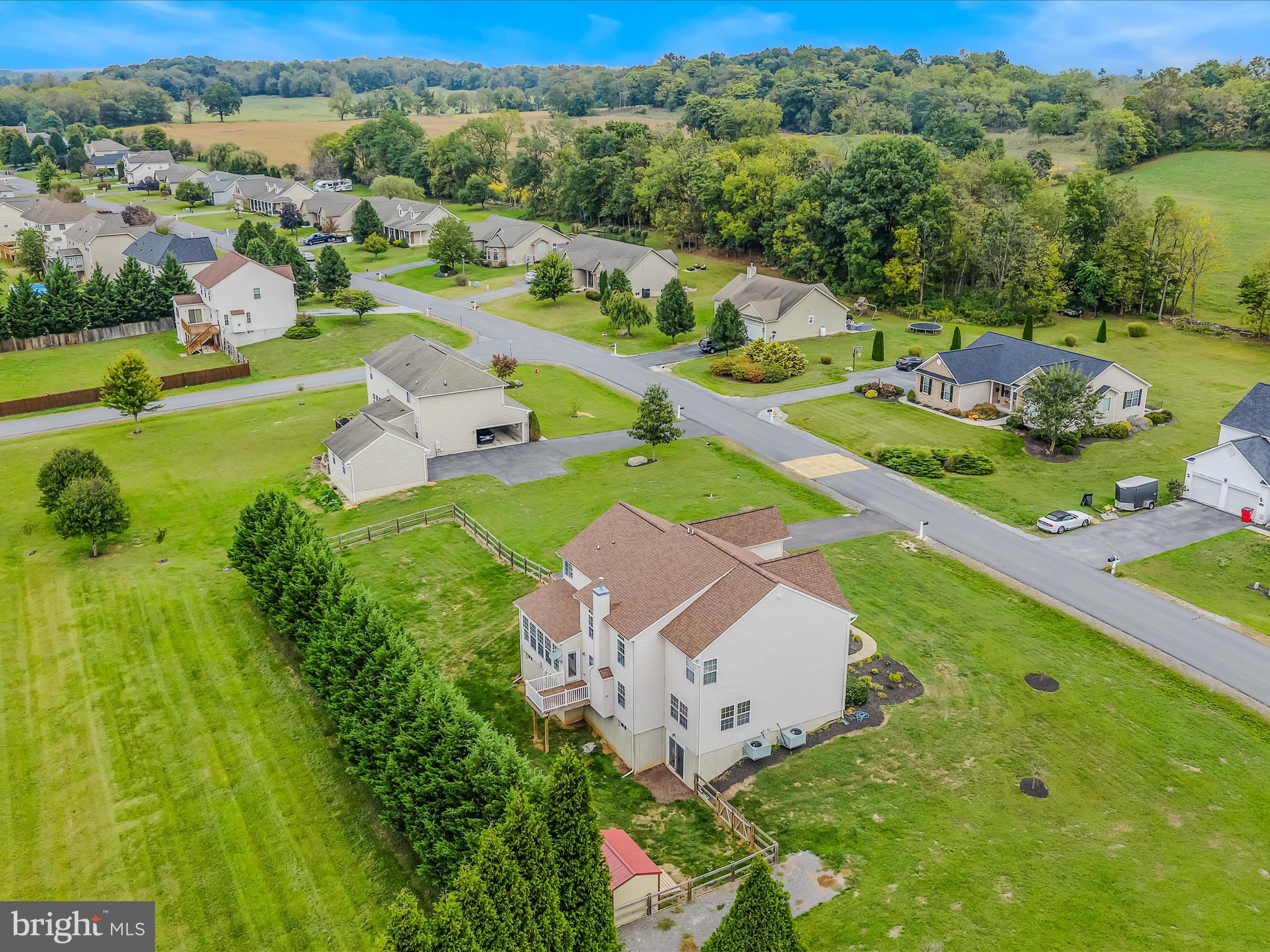 APPLE KNOLLS ESTATES - Residential