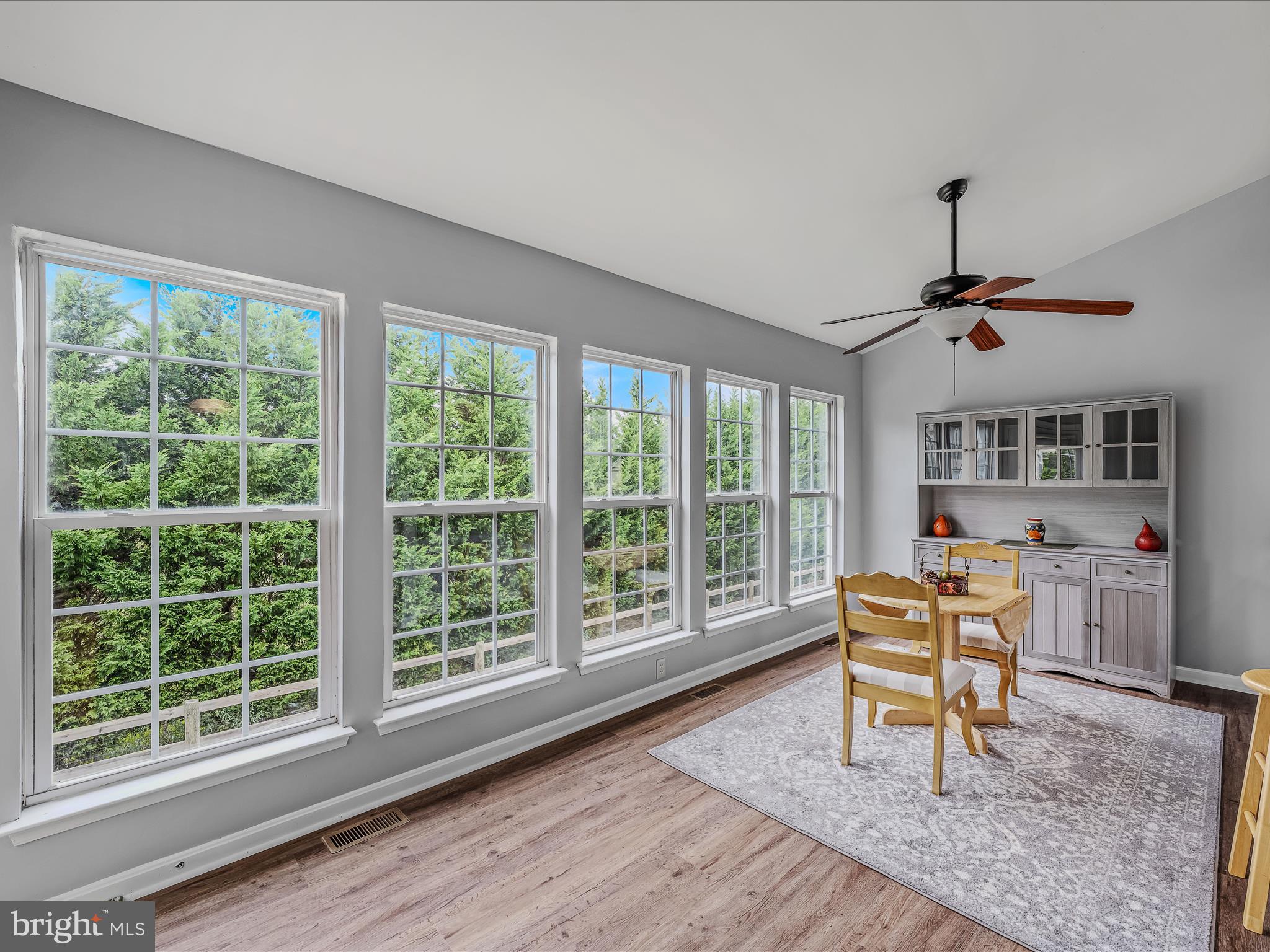 APPLE KNOLLS ESTATES - Residential