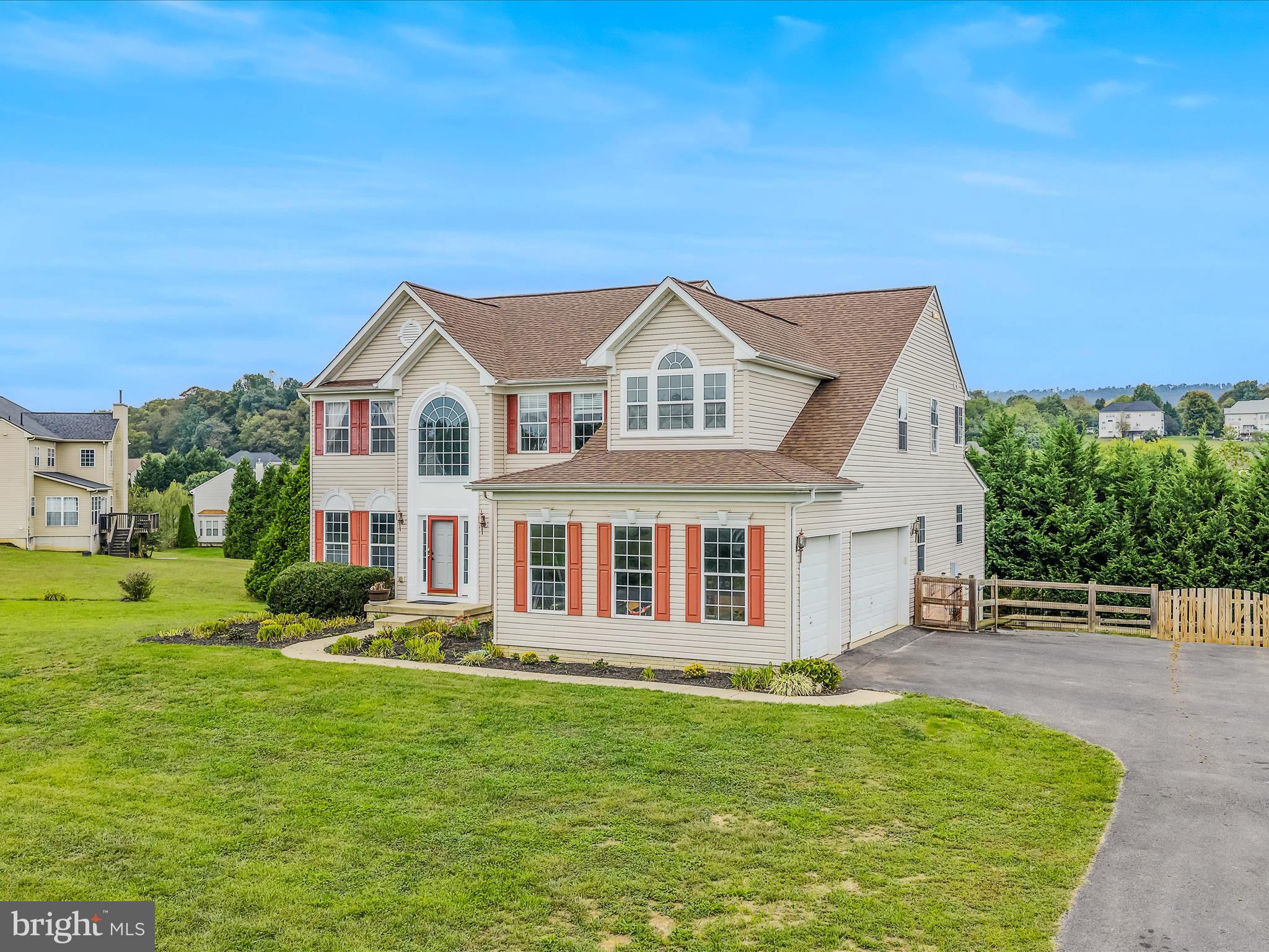 APPLE KNOLLS ESTATES - Residential