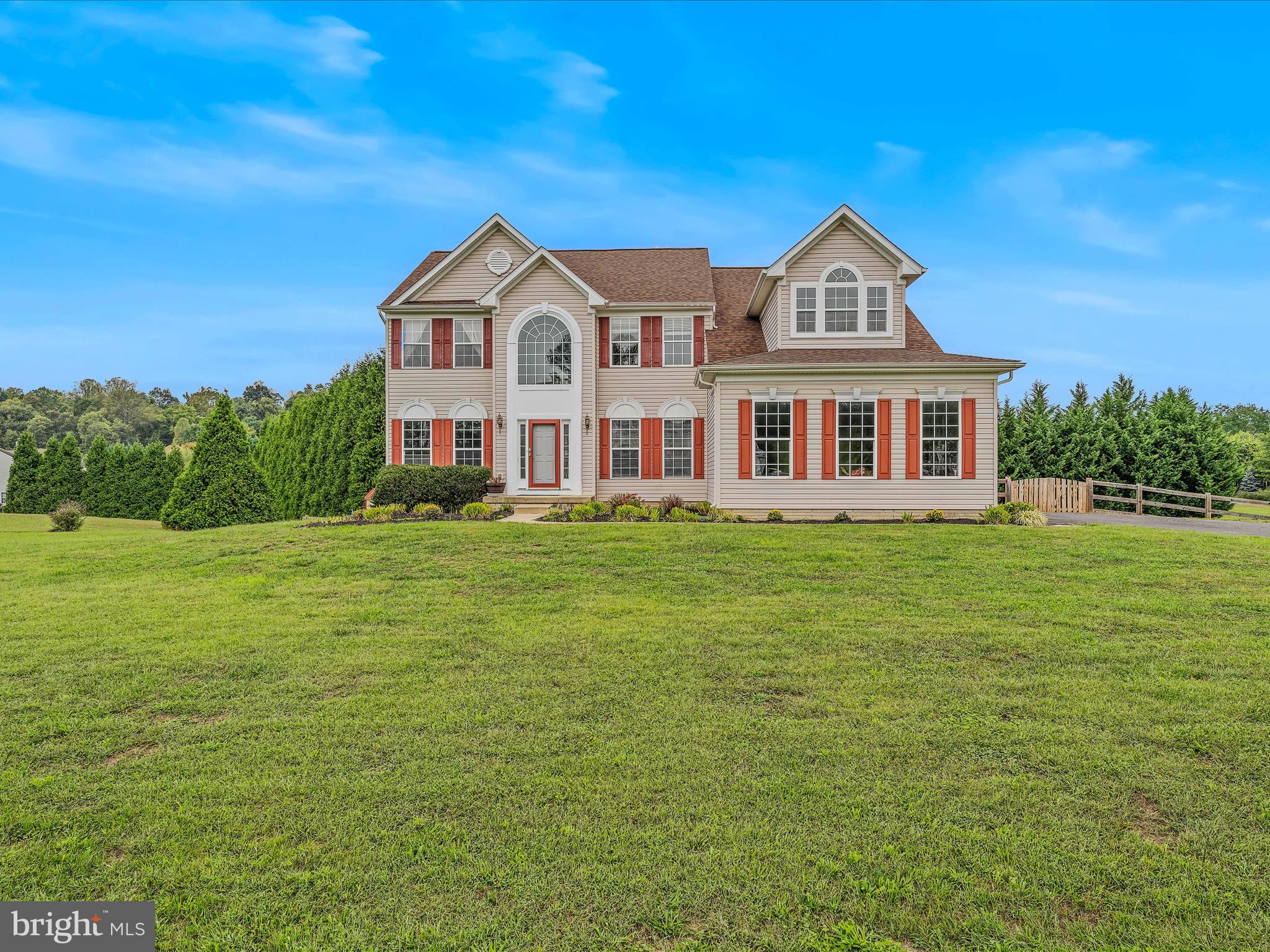 APPLE KNOLLS ESTATES - Residential