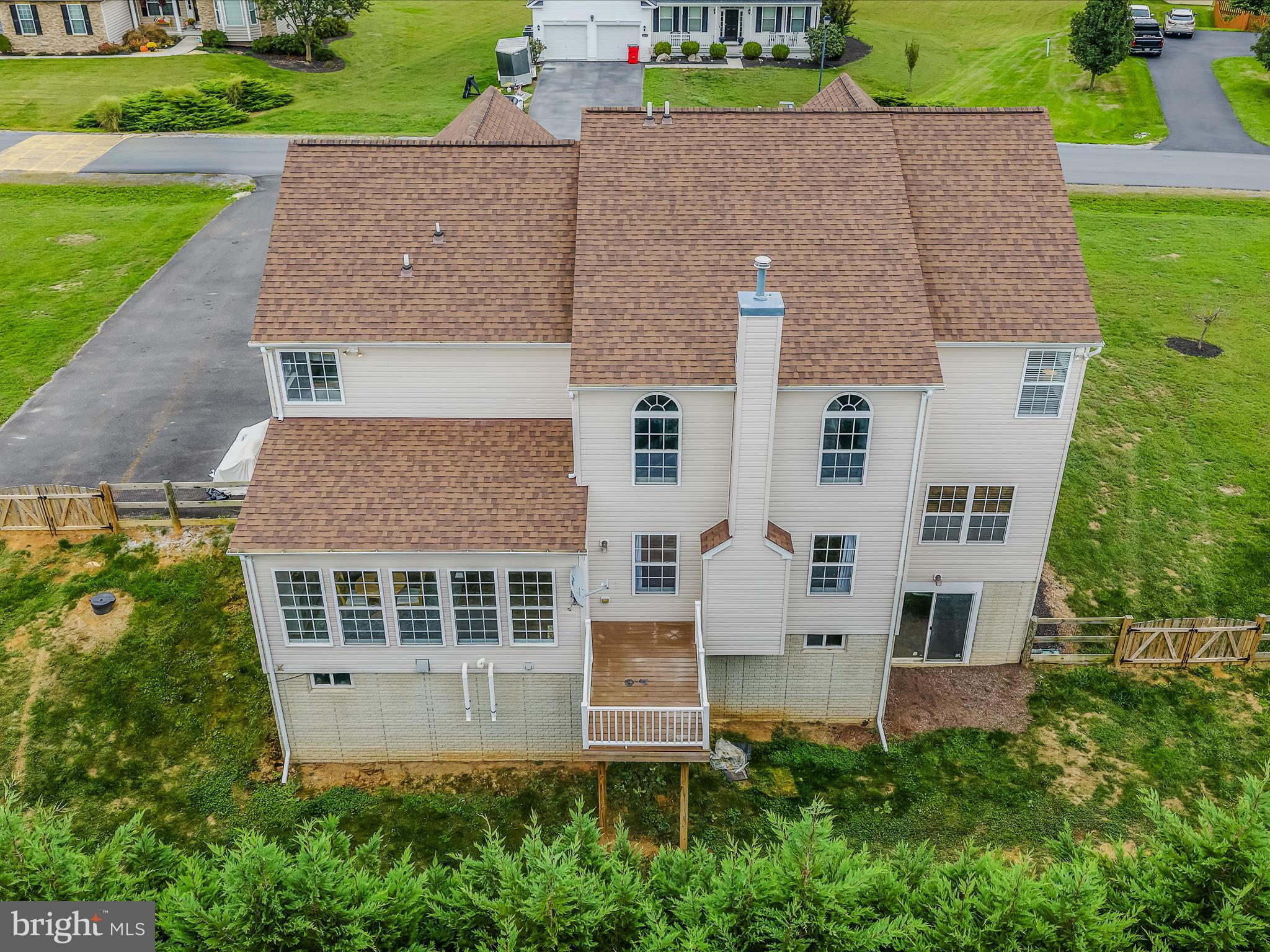 APPLE KNOLLS ESTATES - Residential