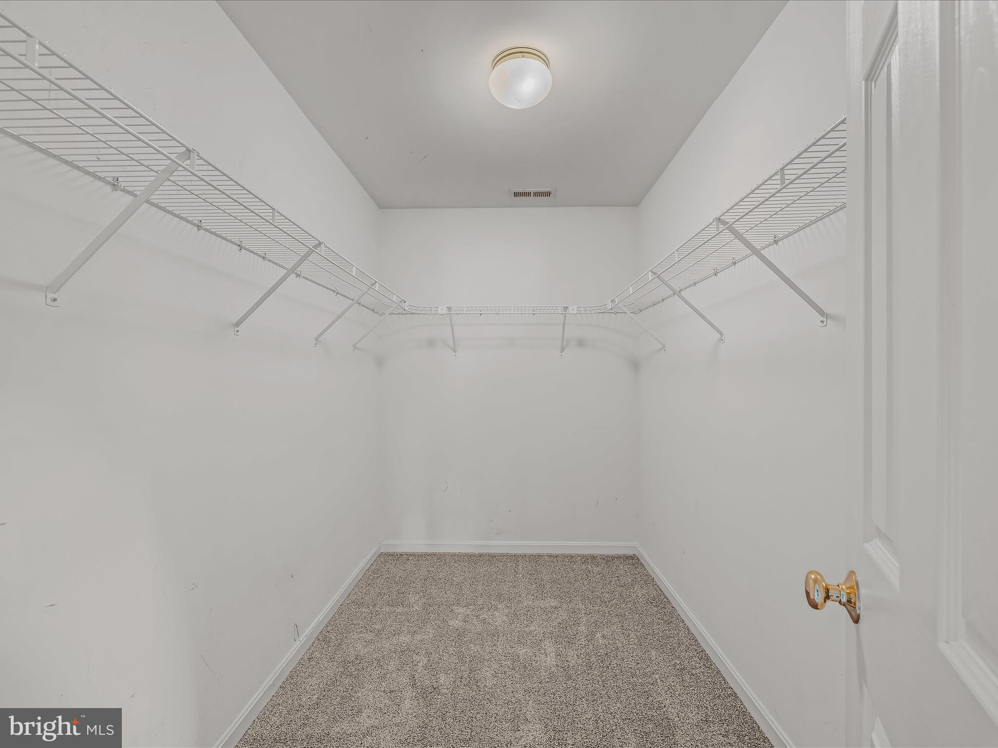 APPLE KNOLLS ESTATES - Residential