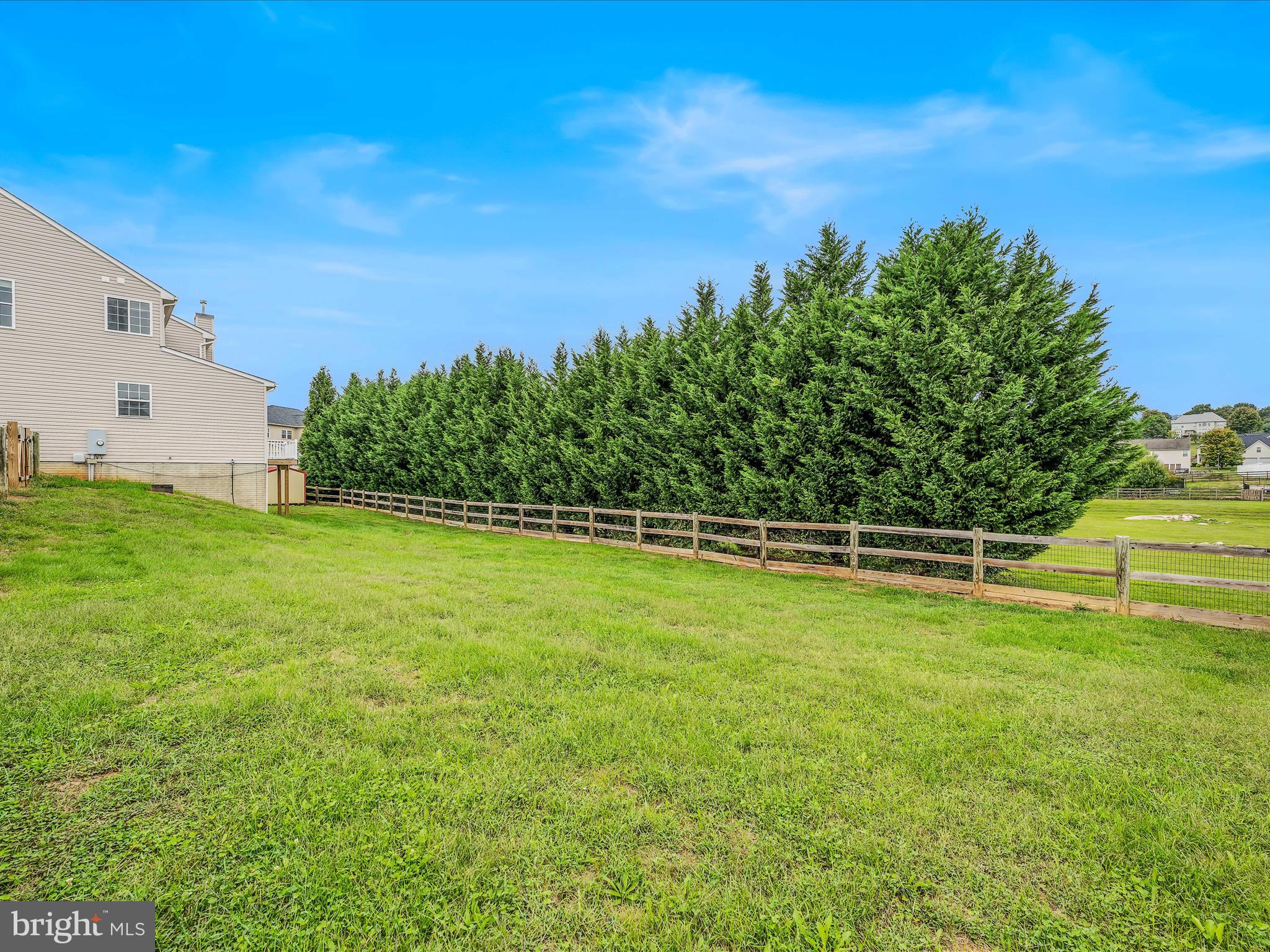 APPLE KNOLLS ESTATES - Residential