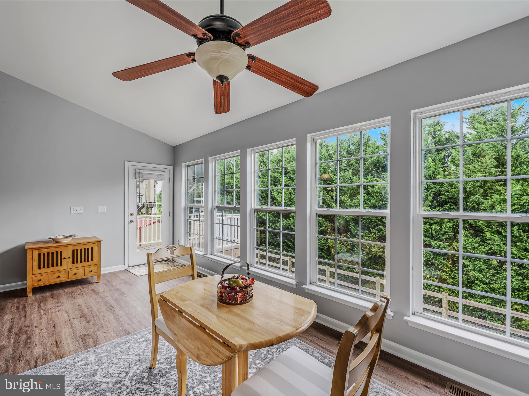 APPLE KNOLLS ESTATES - Residential