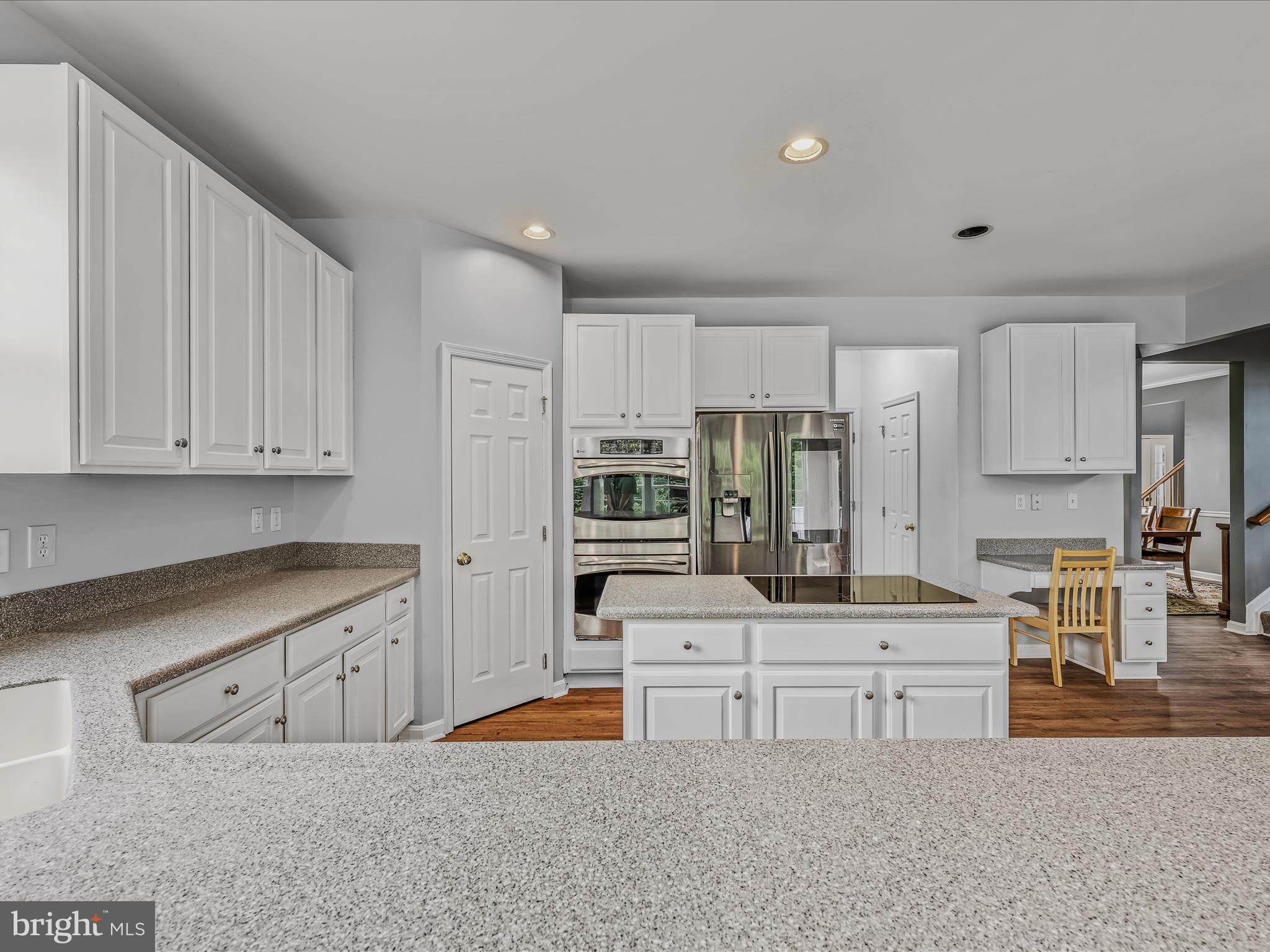 APPLE KNOLLS ESTATES - Residential