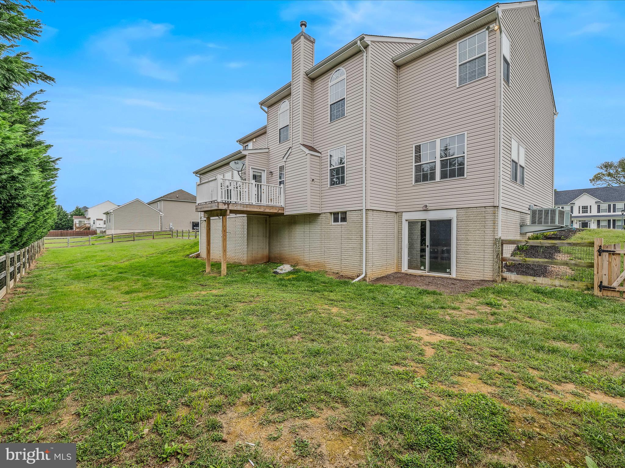 APPLE KNOLLS ESTATES - Residential