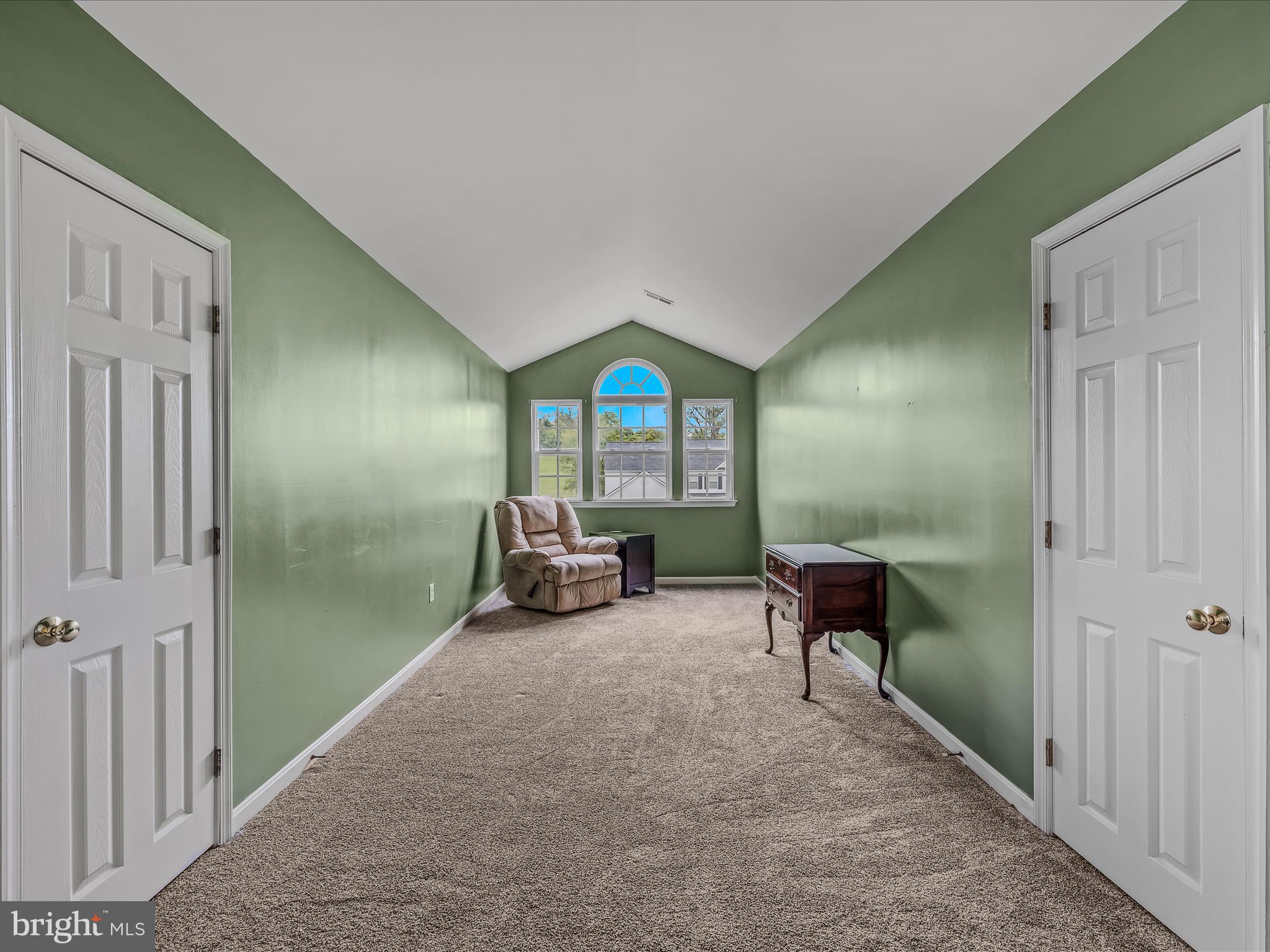 APPLE KNOLLS ESTATES - Residential