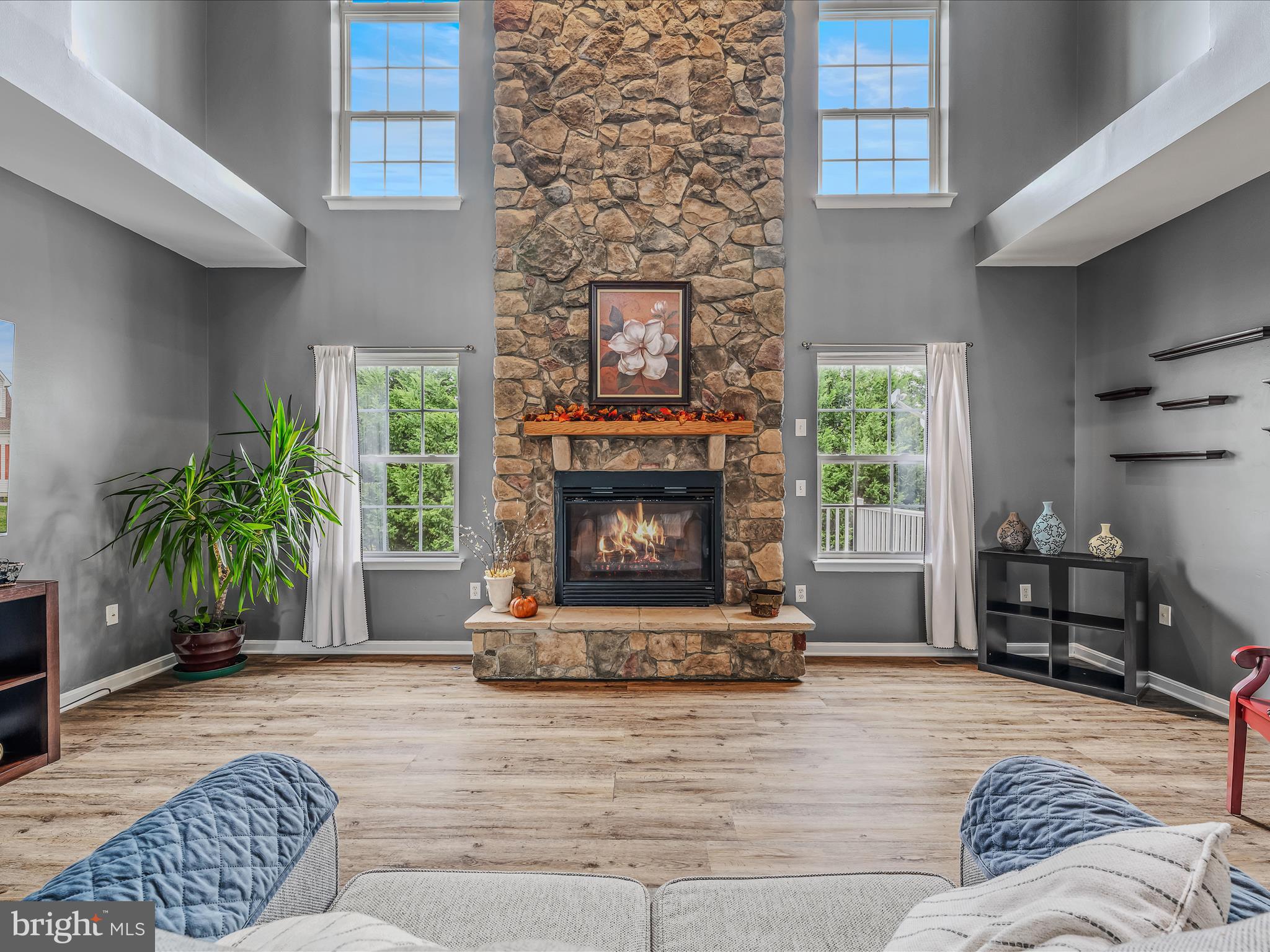 APPLE KNOLLS ESTATES - Residential