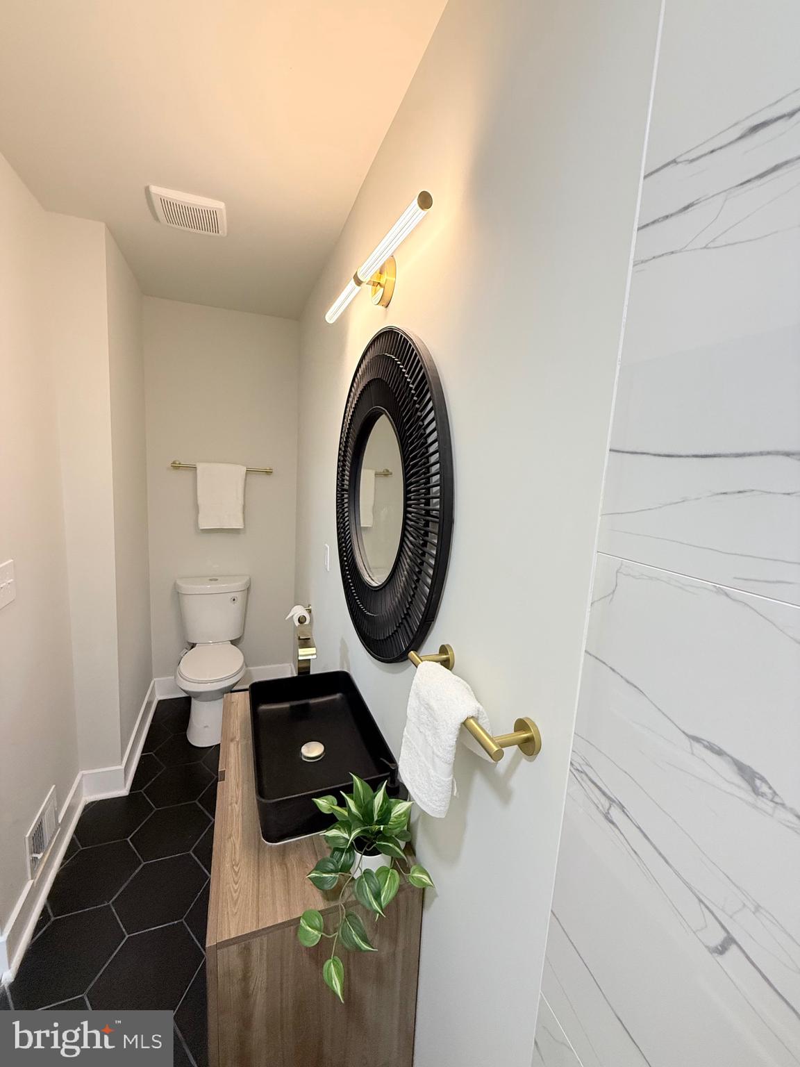 BROADWAY EAST - Residential