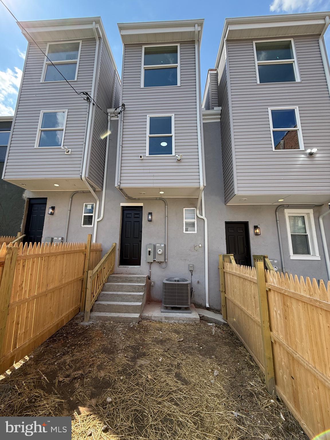 BROADWAY EAST - Residential
