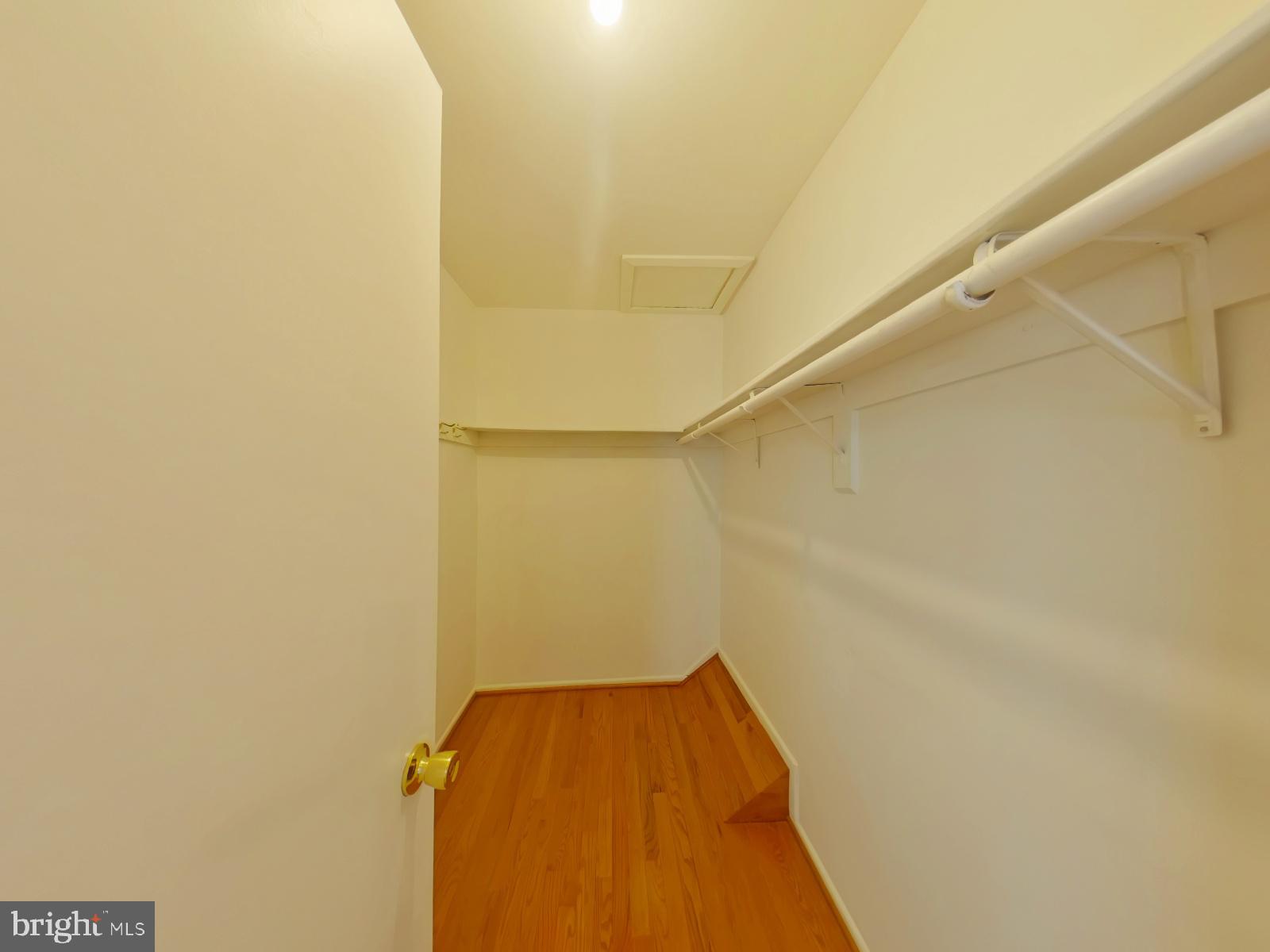 LAKE BRADDOCK - Residential Lease