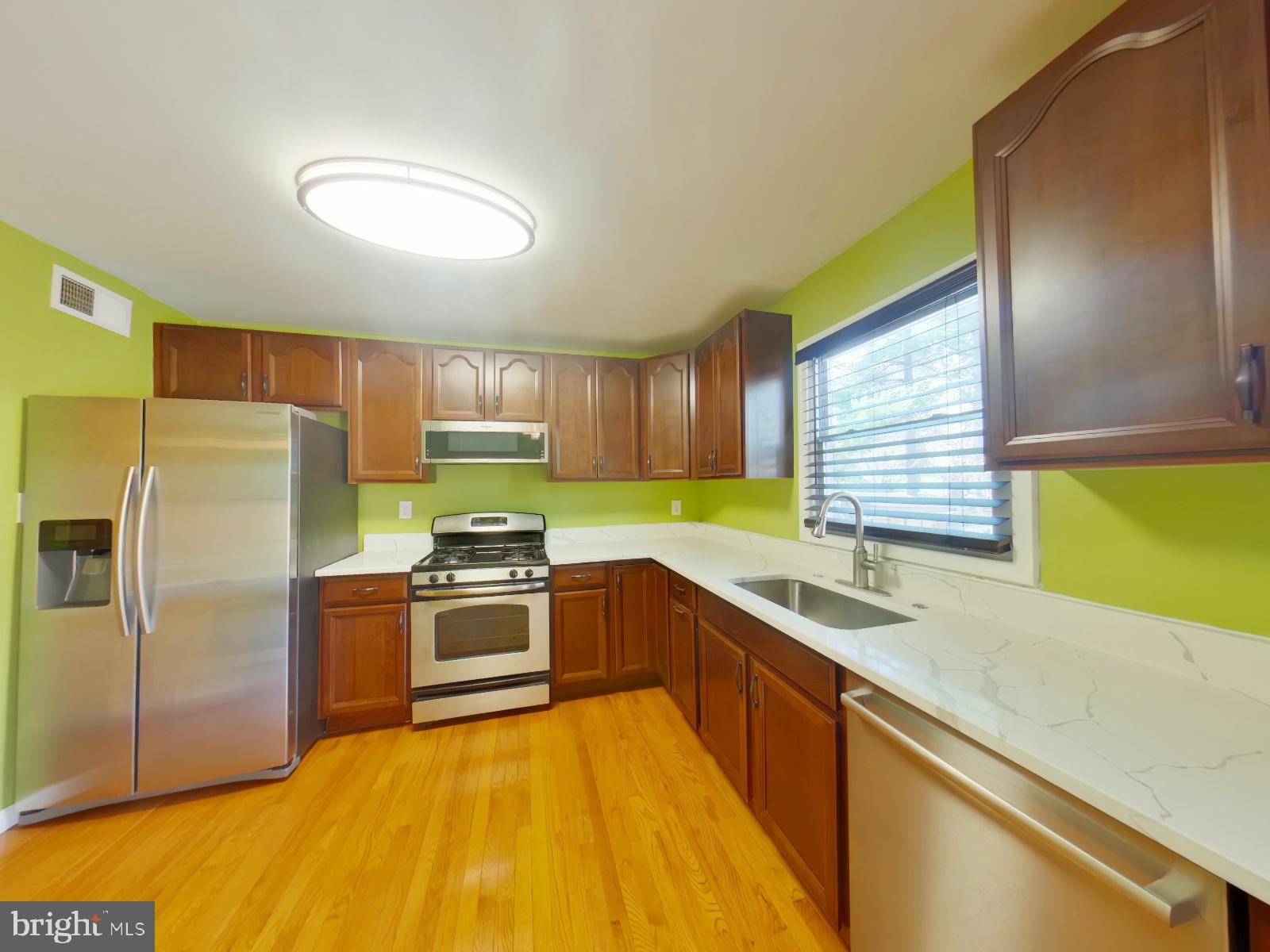 LAKE BRADDOCK - Residential Lease