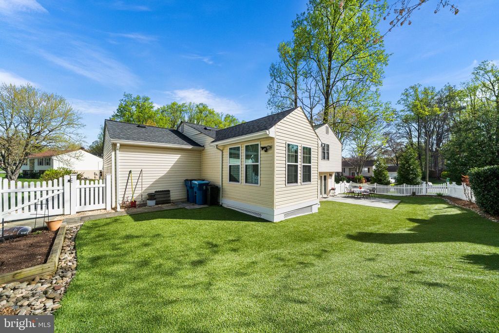 Photo of 9219 Claytonia Lane, ANNANDALE, VA 22003 (MLS # VAFX2302320)