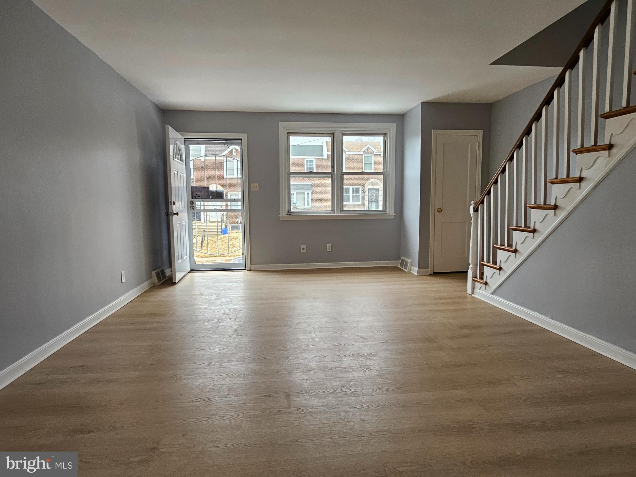 LAWNCREST - Residential