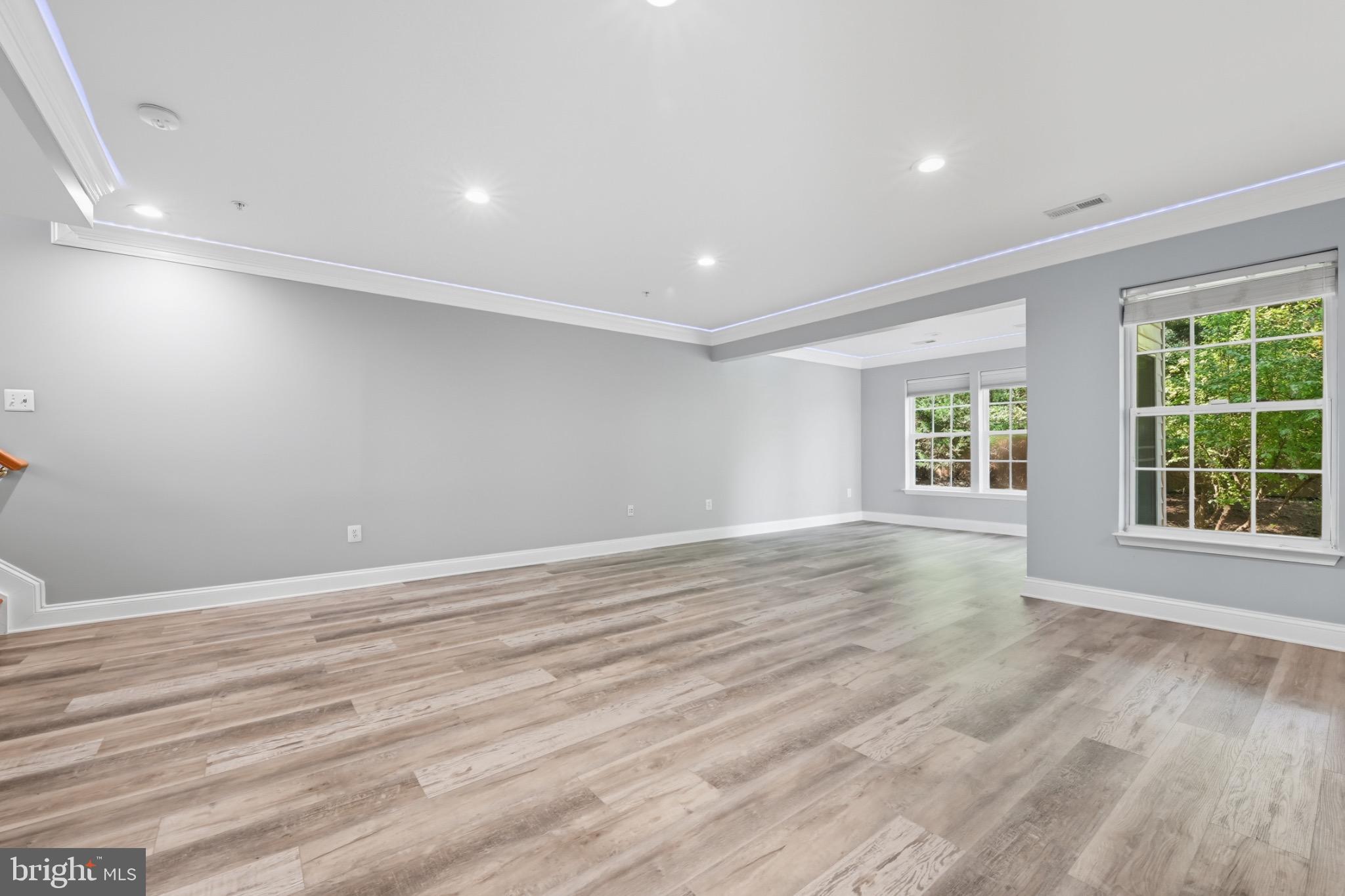 THE LANDINGS AT RIVER OAKS - Residential Lease