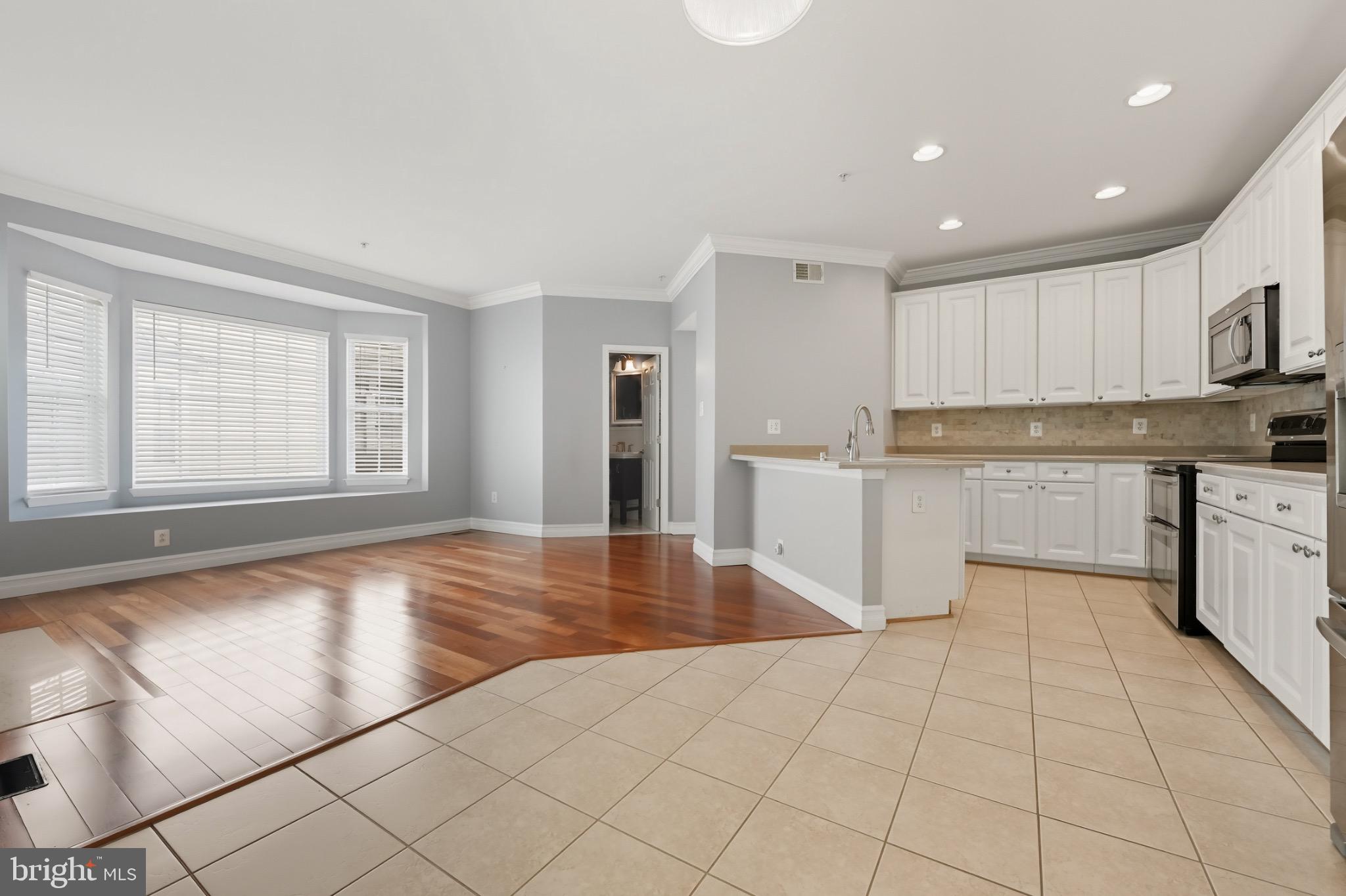 THE LANDINGS AT RIVER OAKS - Residential Lease