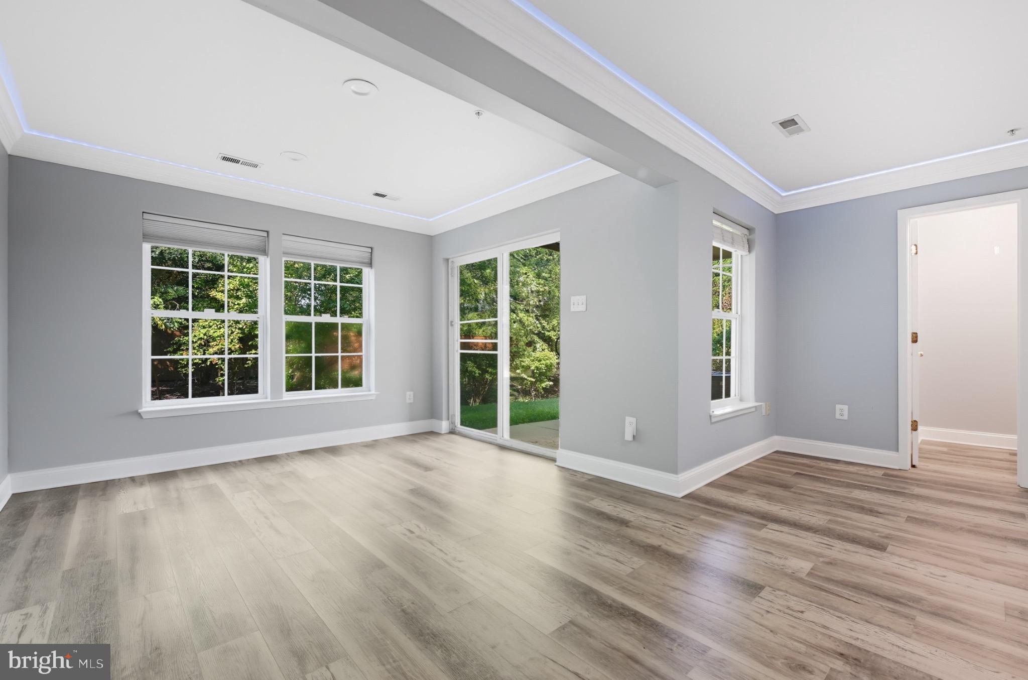 THE LANDINGS AT RIVER OAKS - Residential Lease