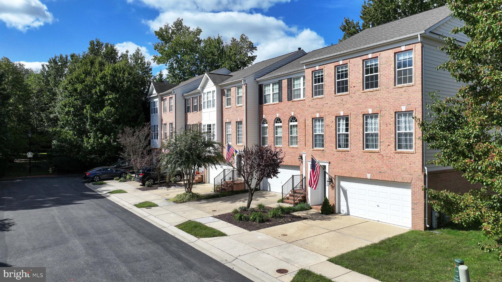 THE LANDINGS AT RIVER OAKS - Residential Lease