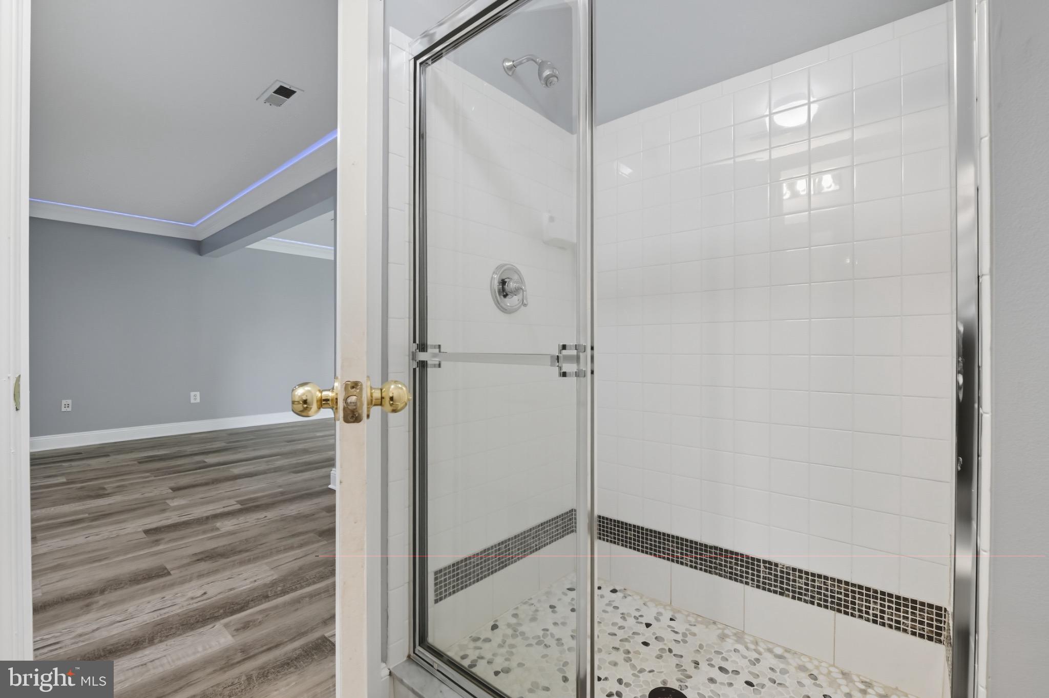 THE LANDINGS AT RIVER OAKS - Residential Lease