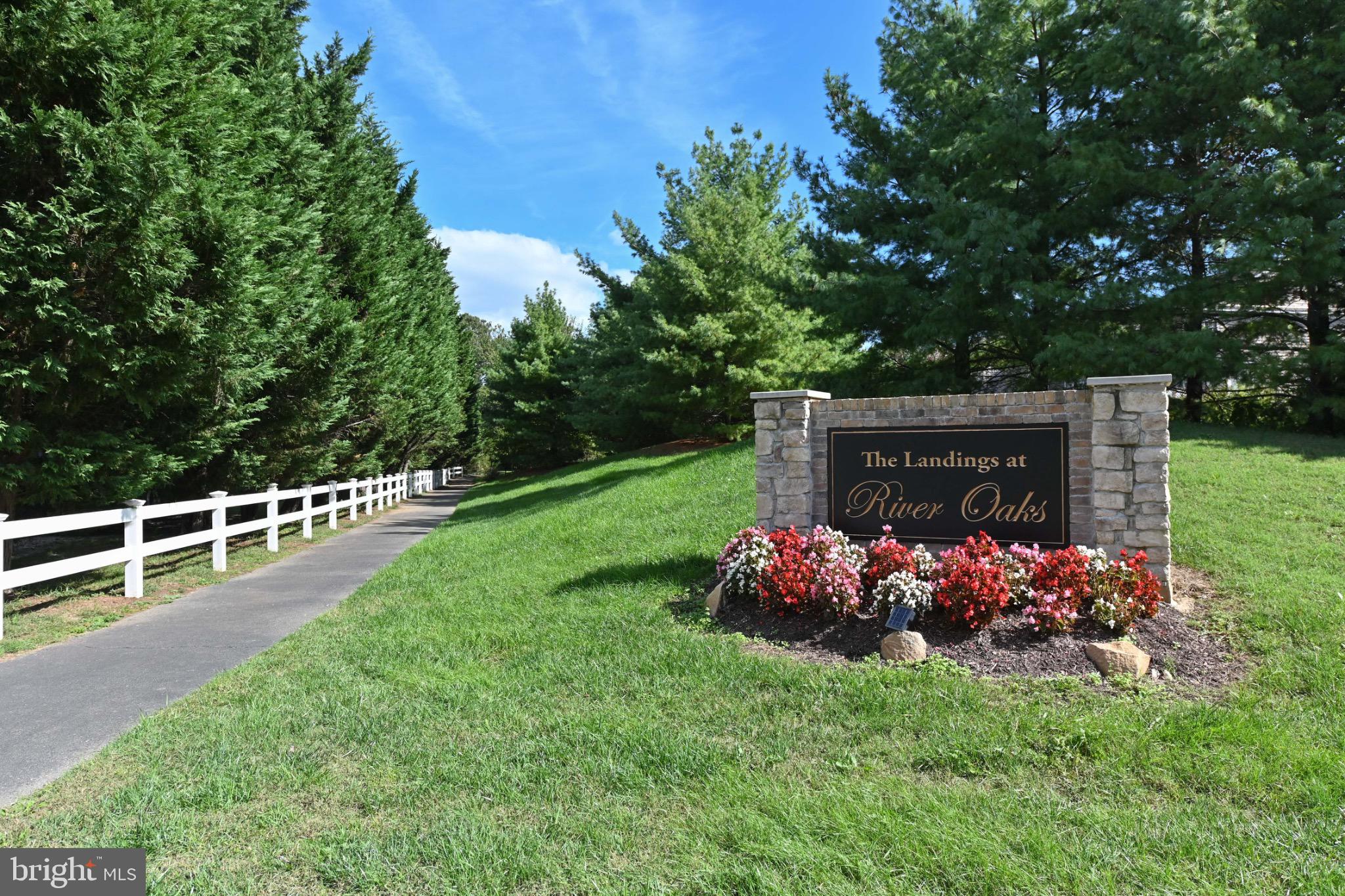 THE LANDINGS AT RIVER OAKS - Residential Lease