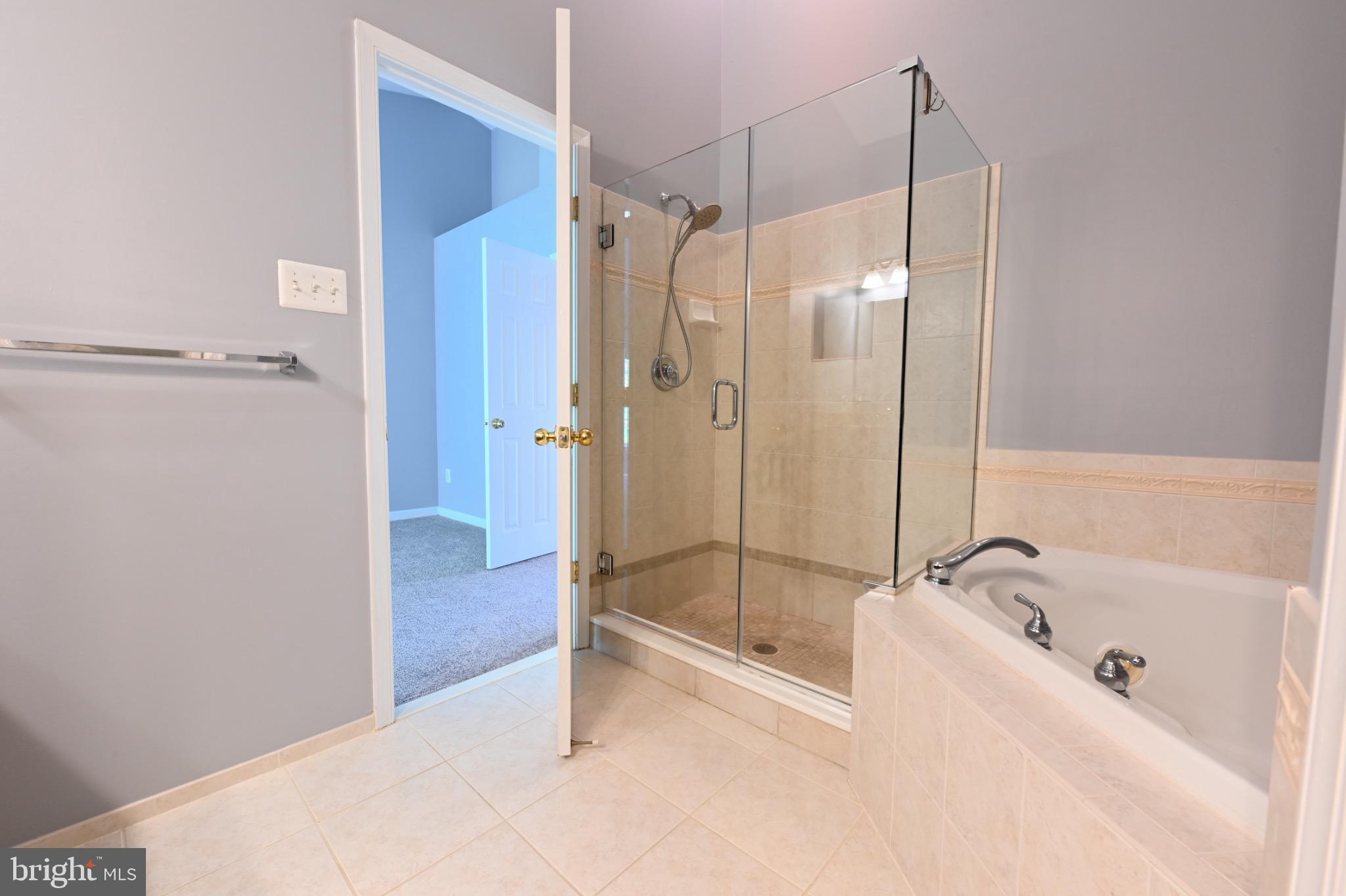 THE LANDINGS AT RIVER OAKS - Residential Lease