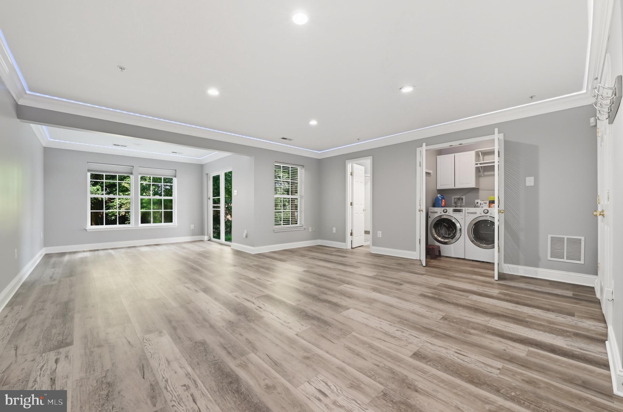 THE LANDINGS AT RIVER OAKS - Residential Lease